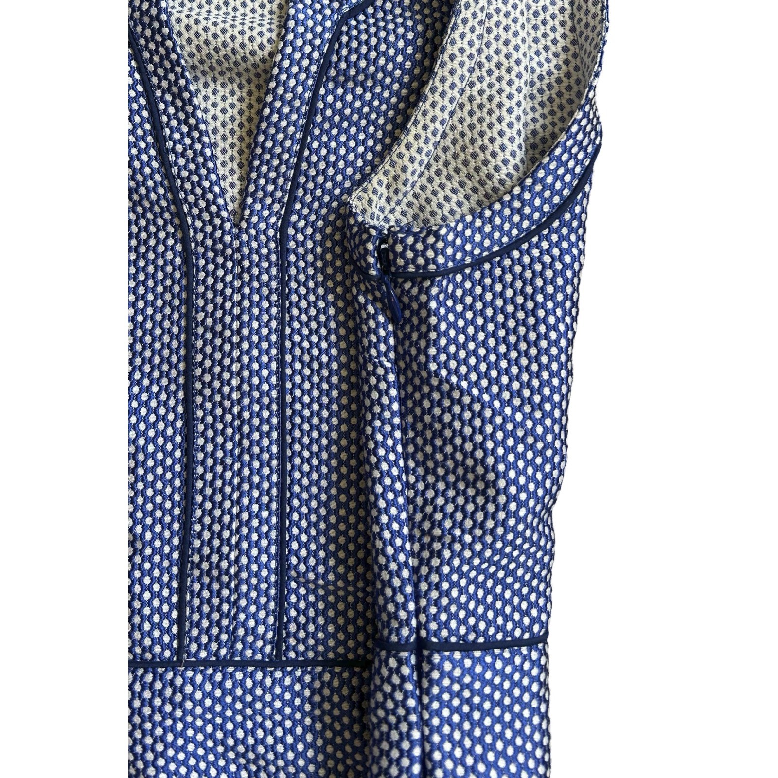 EUC Banana Republic Textured Riviera Blue White Sleeveless Peplum Top Size 2
