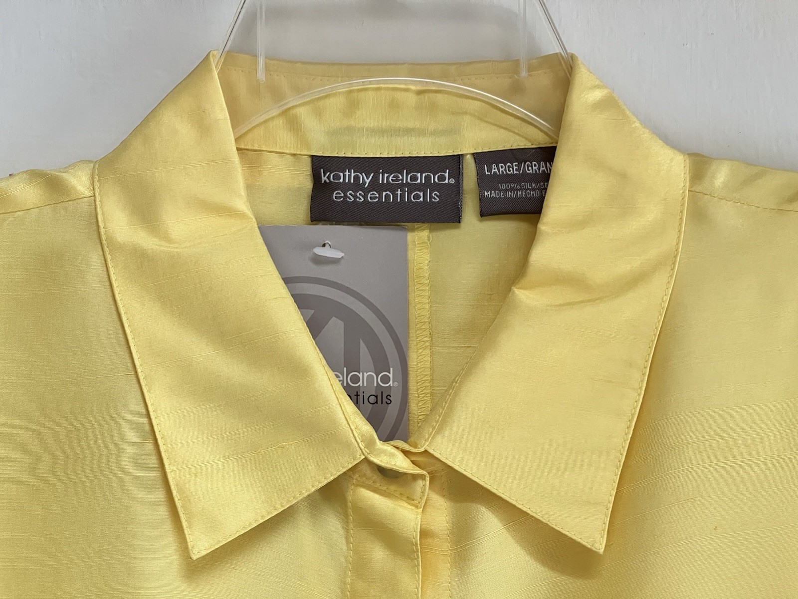 Kathy Ireland Essent Yelow Silk Short Sleeve Buttonup Shirt Blouse Deadstock NWT