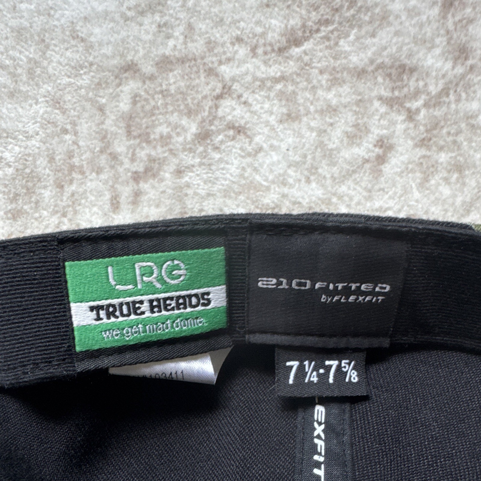 LRG Men’s Fitted Baseball Cap Black/Green Colorblock Size 7 1/4-7 5/8