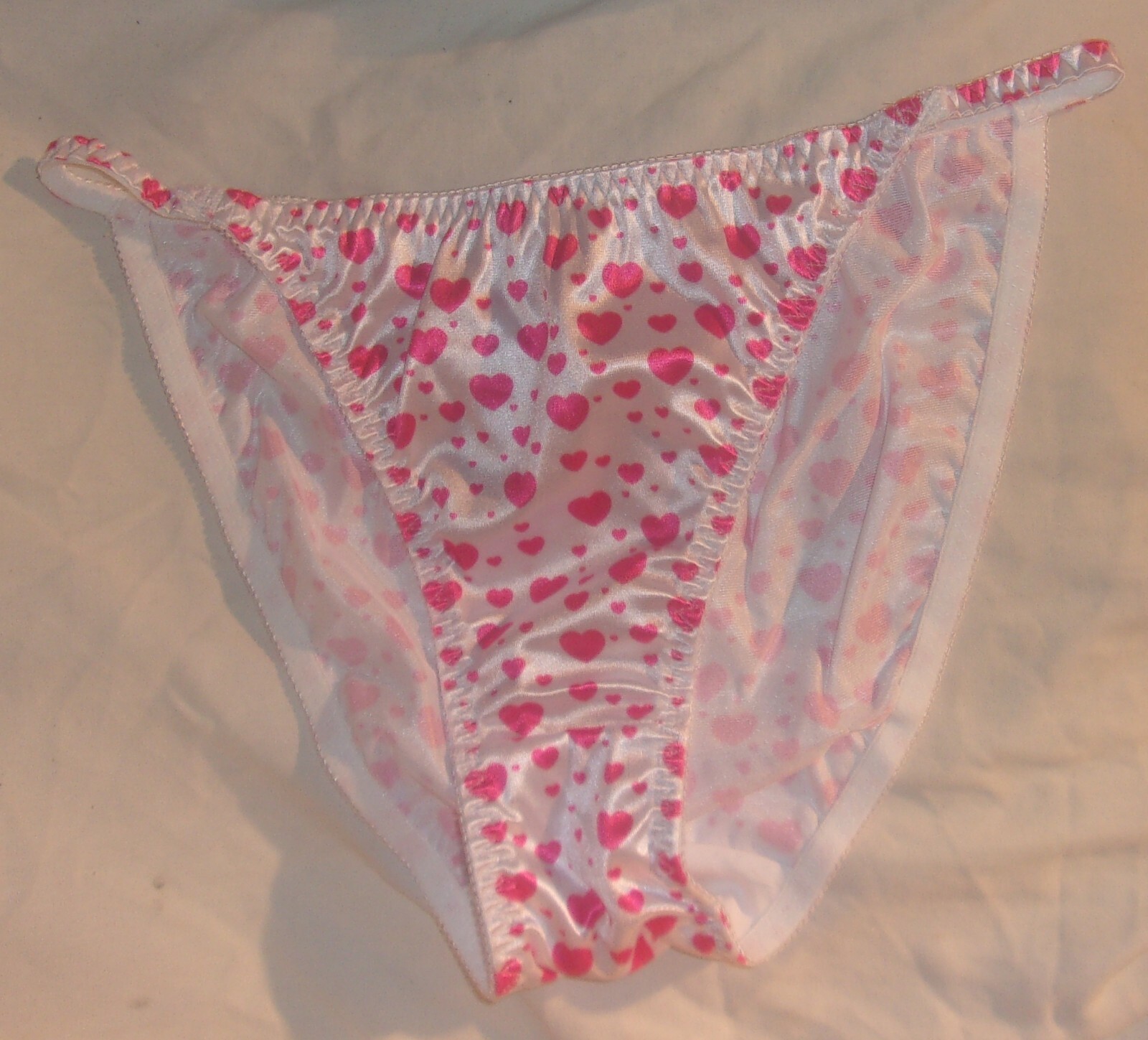 HOT NEW STRING BIKINI PANTIES WHITE WITH PINK HEARTS DESIGN SIZE LARGE