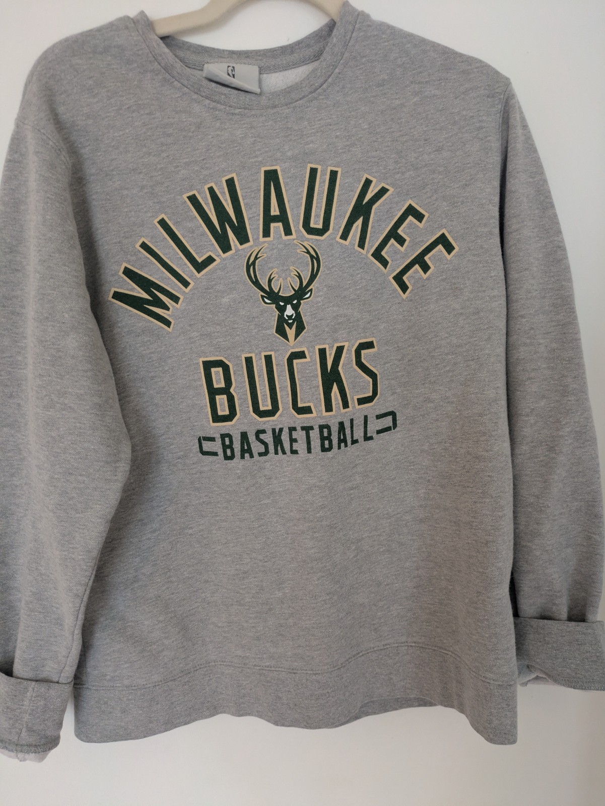 Fanatics Brand Women’s Medium Milwaukee Bucks Lot Basketball Fan Nba