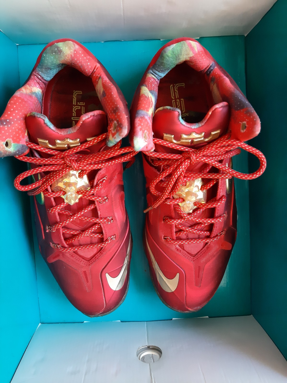Nike LeBron XI Elite SE Championship University Red Metallic Gold Size 11