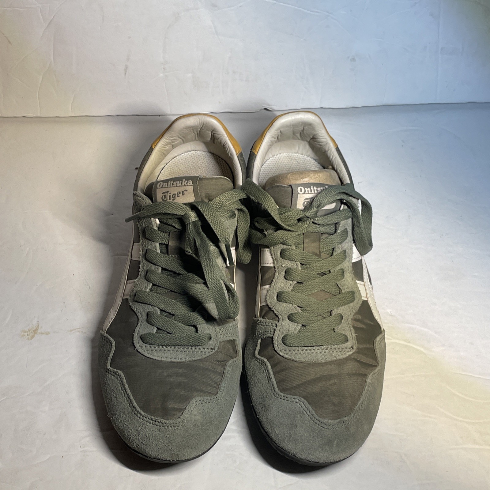 Onitsuka Tiger SERRANO 1183B400 304 BURNT OLIVE WHITE Womens Sz 6