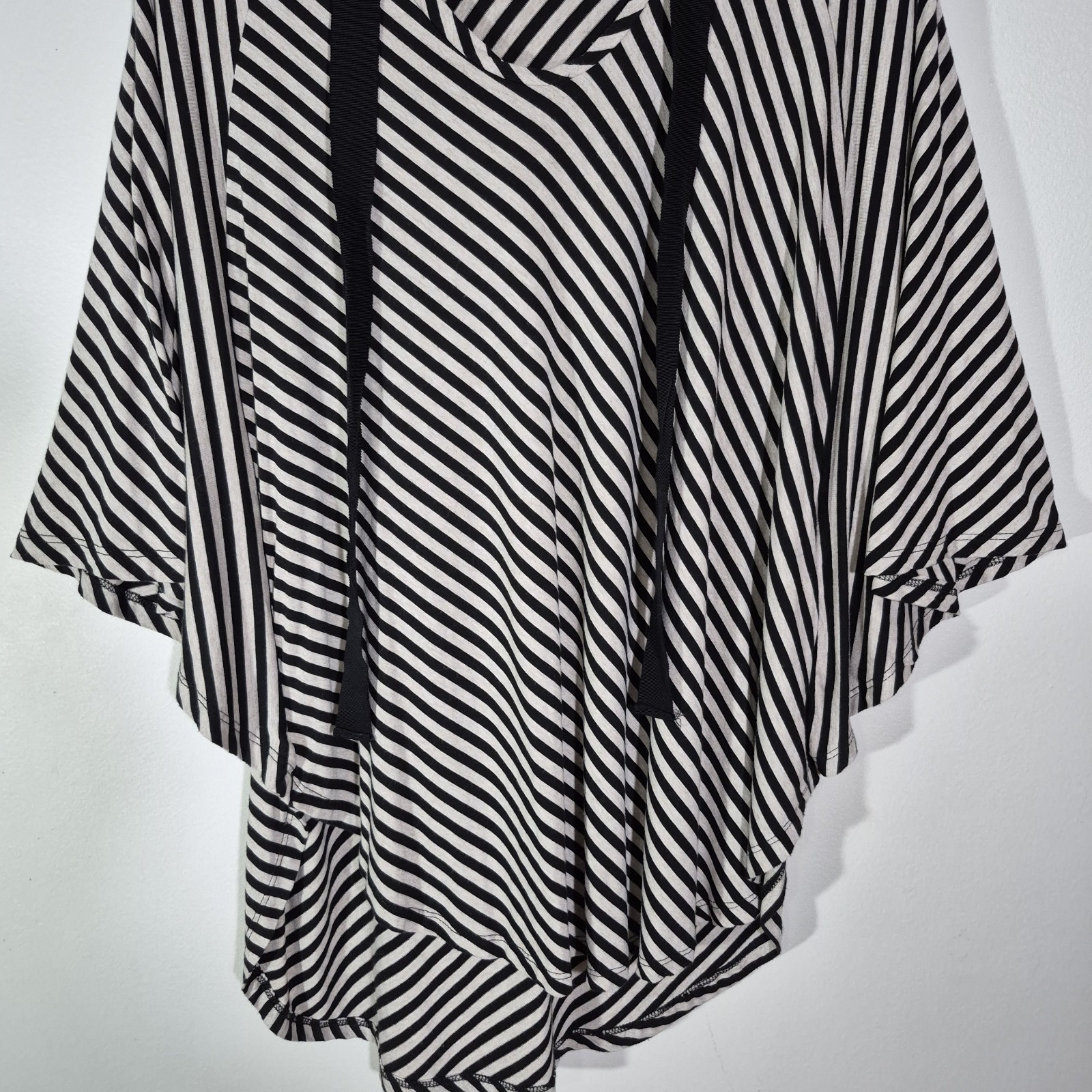 Shannon Passero Pullover Top Hoodie Size S/M Black And Beige Poncho Style Modern