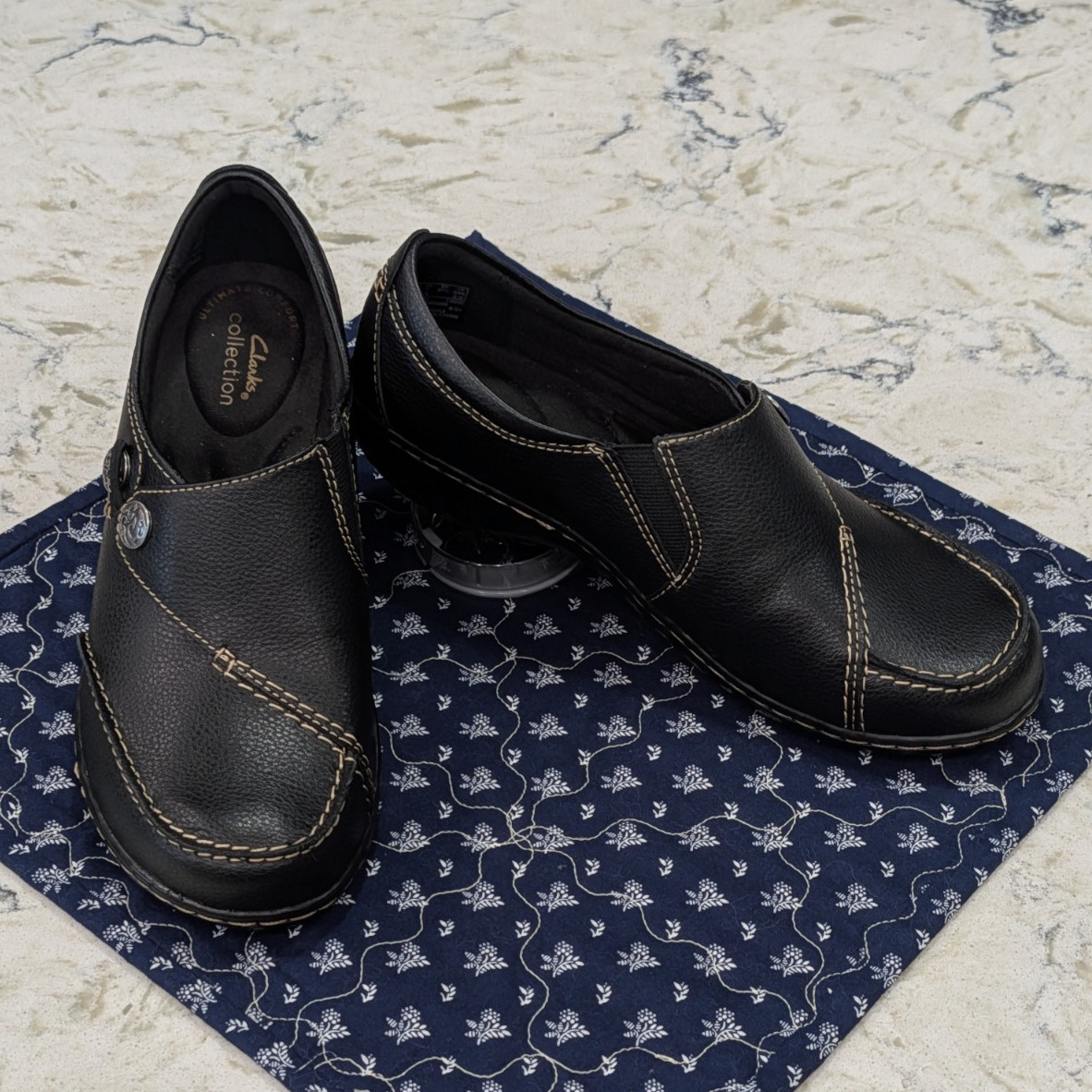 New no box Clarks Collection Women’s Black Leather Slip-On Flat Round Toe US 7w