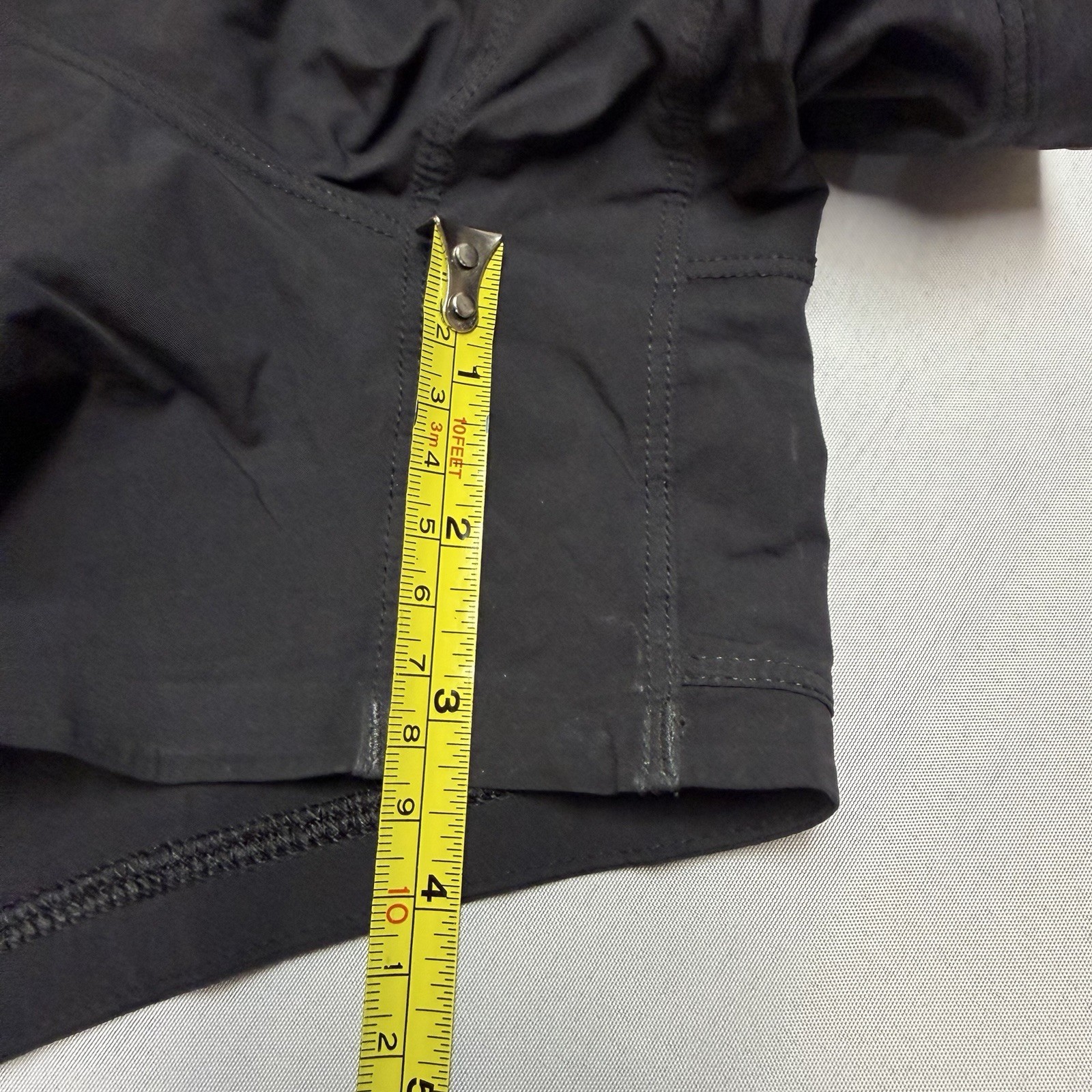 Arcteryx Taema Shorts Womens L Black 3.5in Inseam Hiking Outdoors Performance