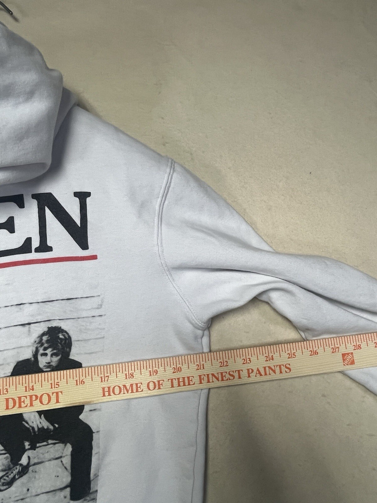 Queen Official Merch Rock Music Unisex Hoodie Sweatshirt White Size Small