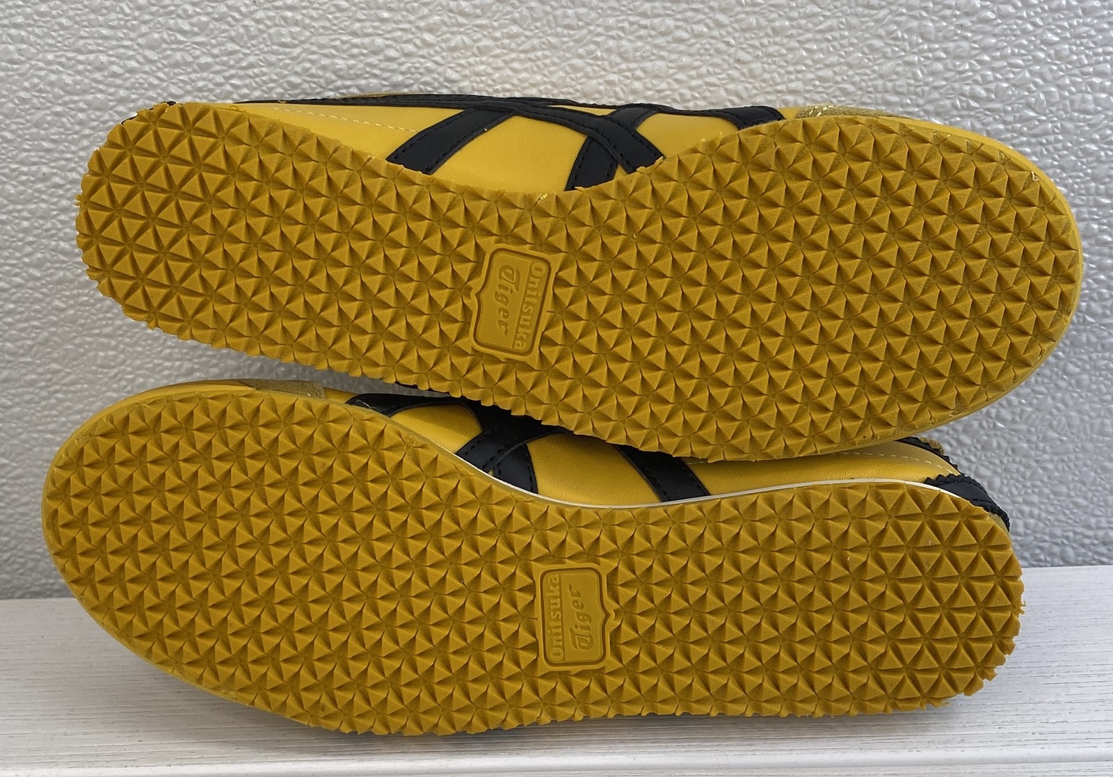 Onitsuka Tiger Mexico 66 Unisex M6 W7 Kill Bill Yellow/Black Leather Sneakers