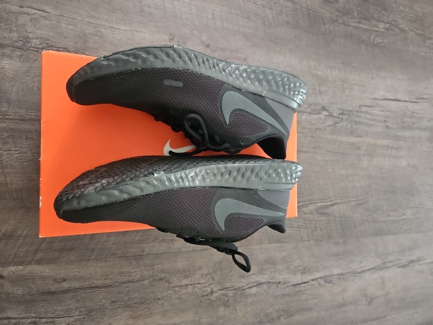 Nike Revolution 5 Men’s Running Shoes Black Anthracite Size 8 BQ3204-001 New
