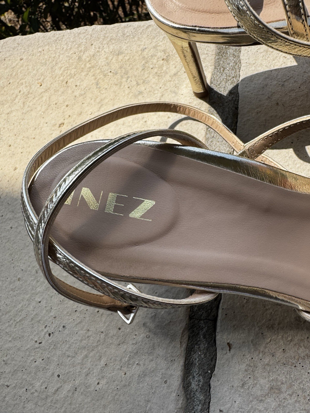 INEZ Gold Metallic Strappy Ankle Strap Buckle Open Toe Stiletto Heel 8W