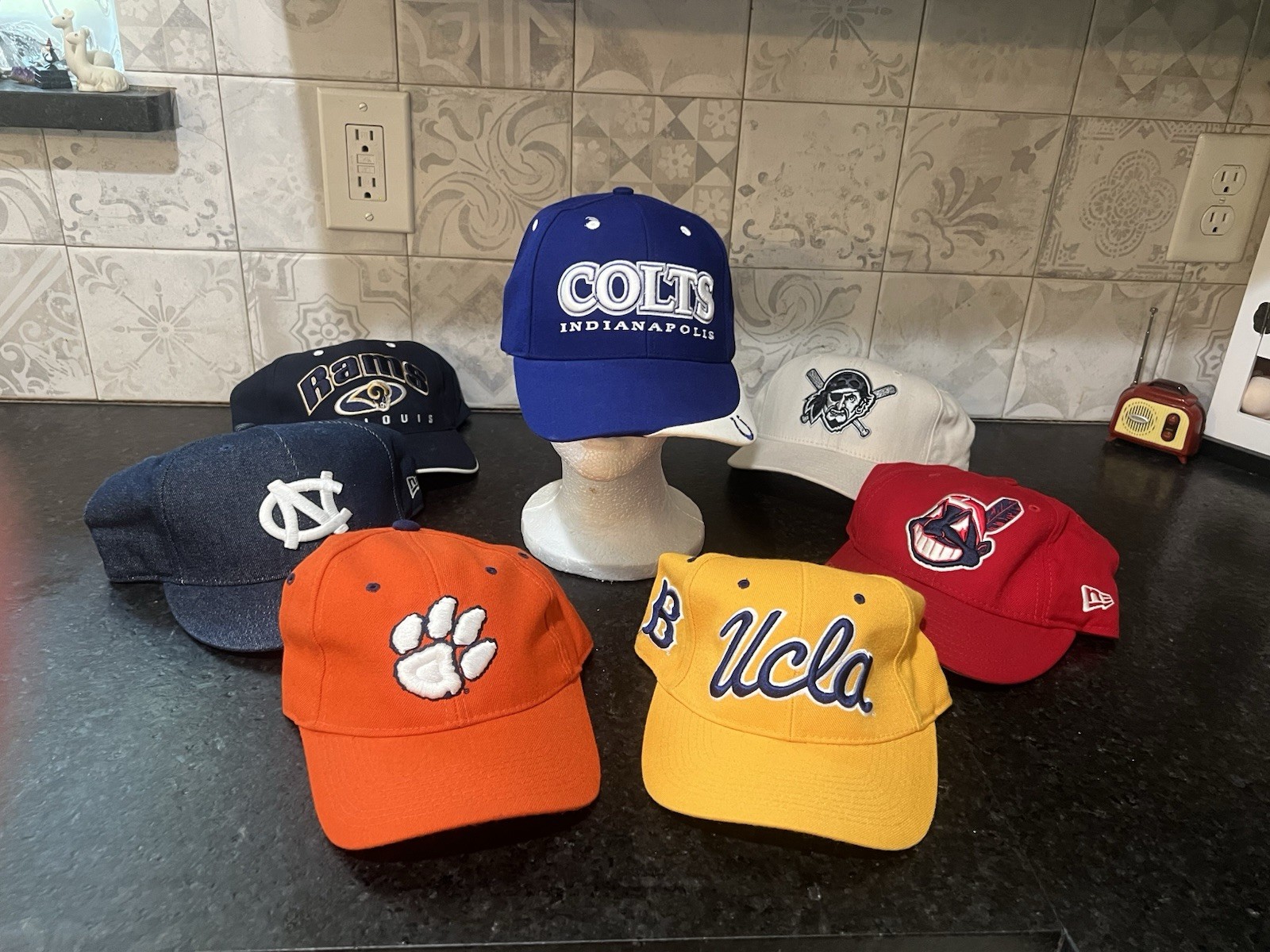 Lot 7 Sports Caps / Hat Collectible