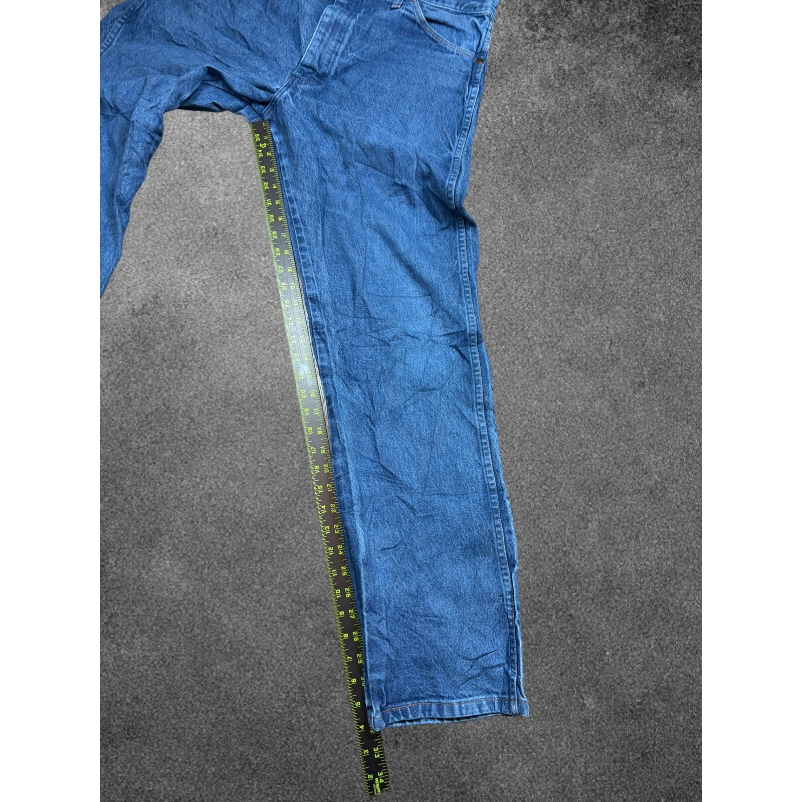 Wrangler Cowboy Cut Relaxed Fit Blue Jeans Mens 36x312High Rise Straight Leg