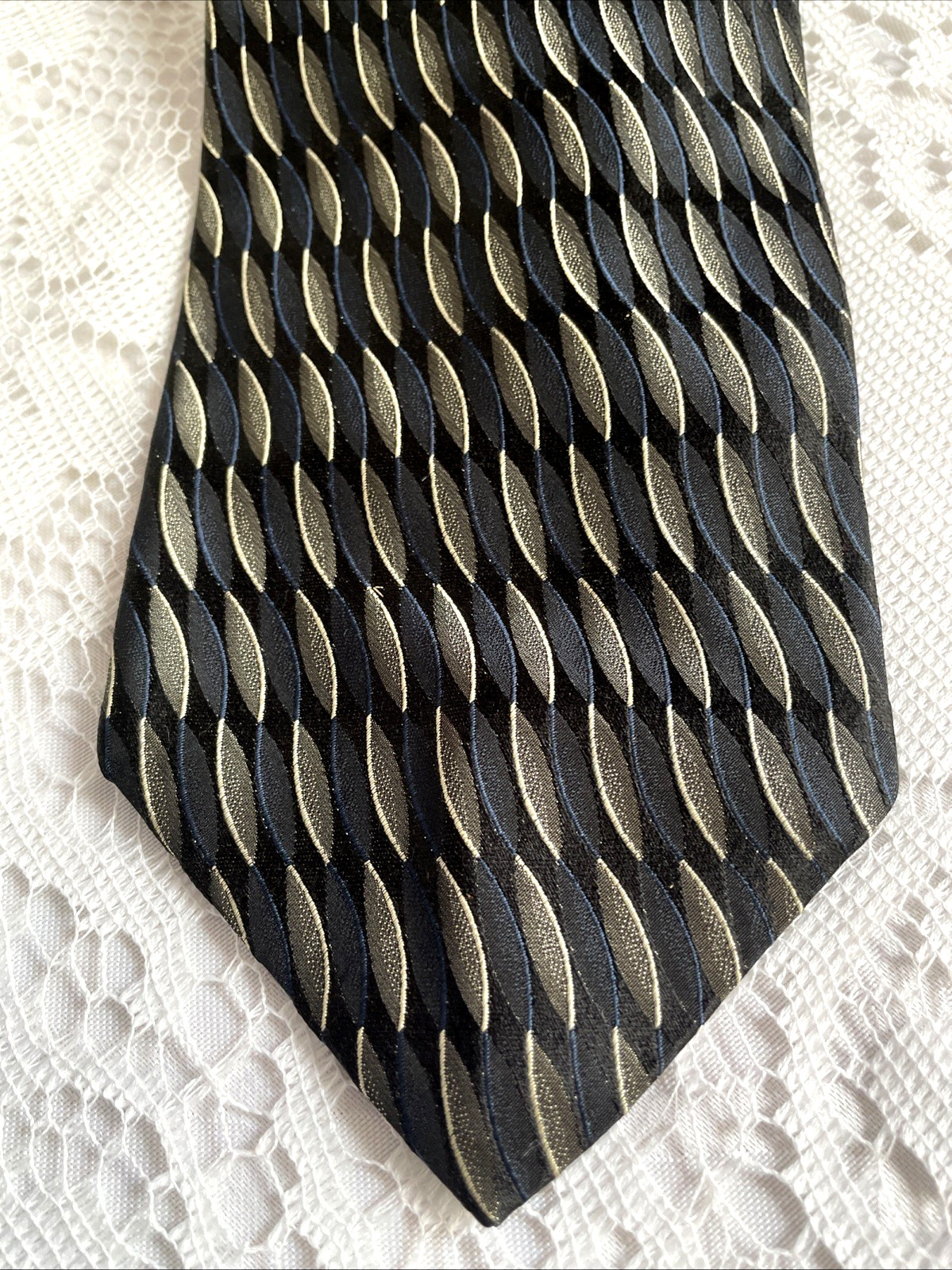 MEN’S VINTAGE CLASSIC 100% SILK HANDMADE ITALY GEOMETRIC BLACK/GRAY PRICETAG$75