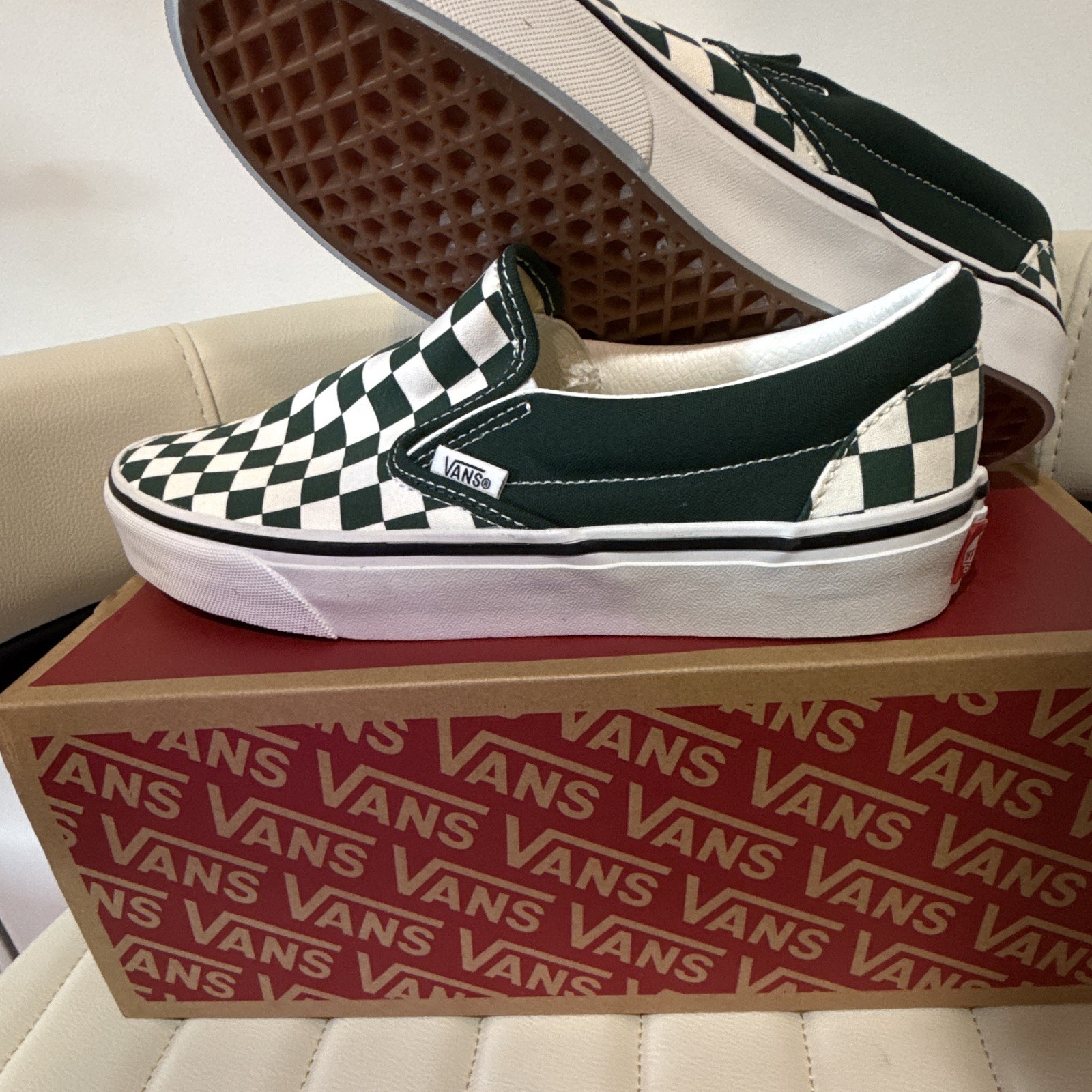 VANS Classic Slip-On Color Theory Green/White Checkerboard Men’s 7 Women’s 8.5