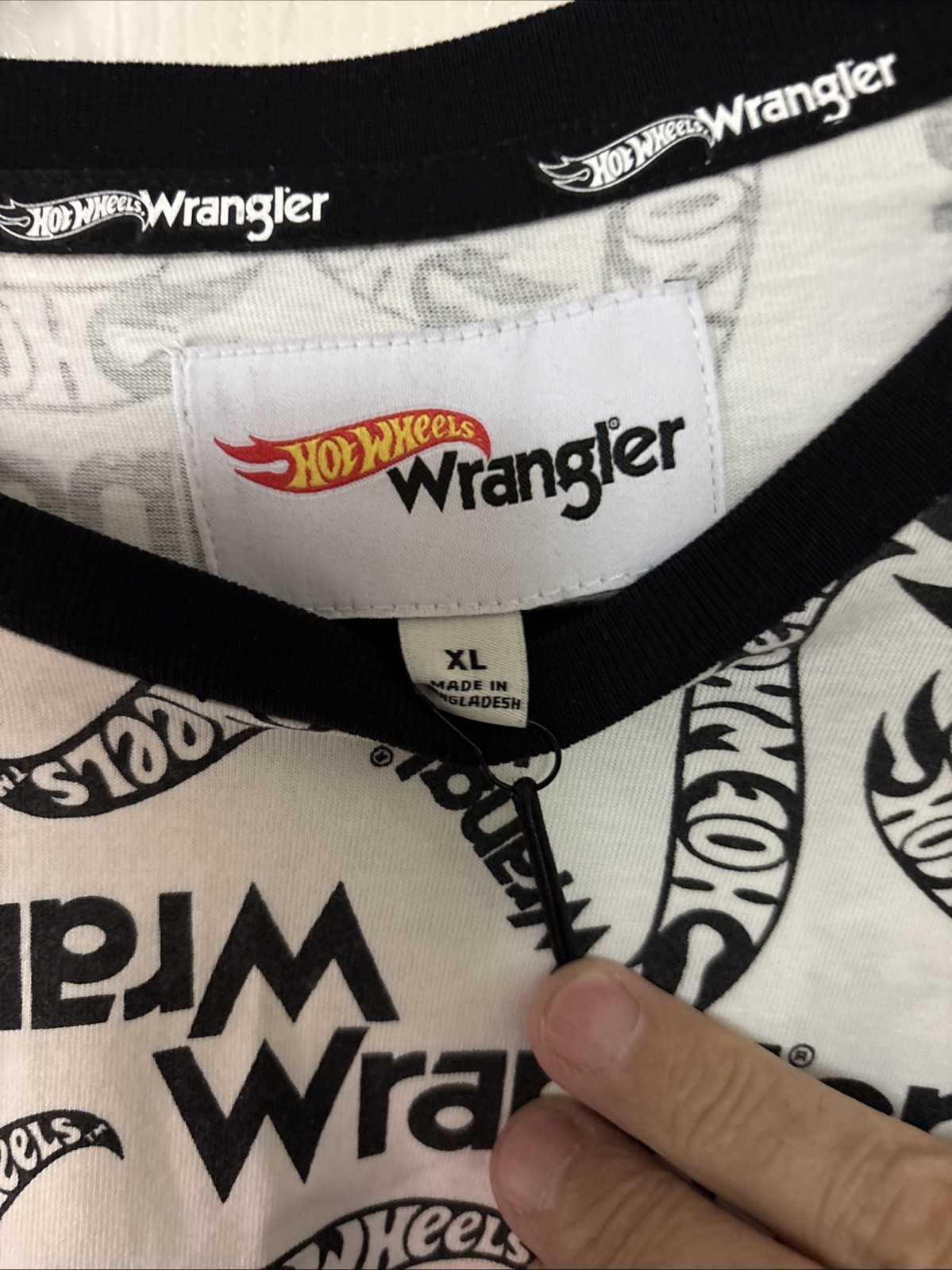 Wrangler x Hot Wheels Tee Men XL Black White All Over Print Logo Cotton