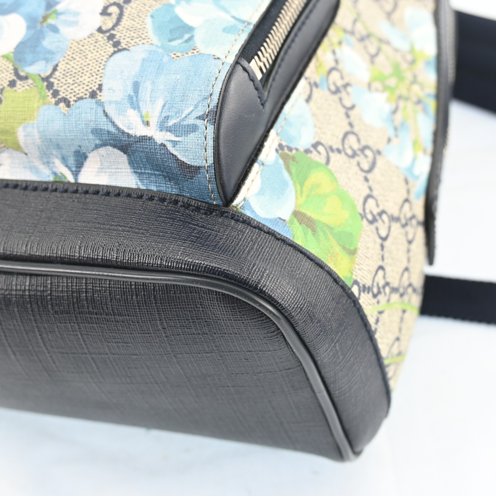 Auth GUCCI GG Blooms 546327 Beige Navy Multi PVC Leather Backpack C1765OO801