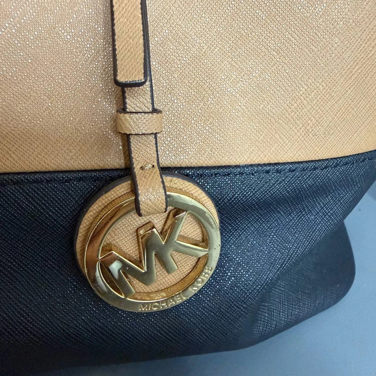 Michael Kors Jet Set Saffiano Tote – Tan & Black – Needs Cleaning
