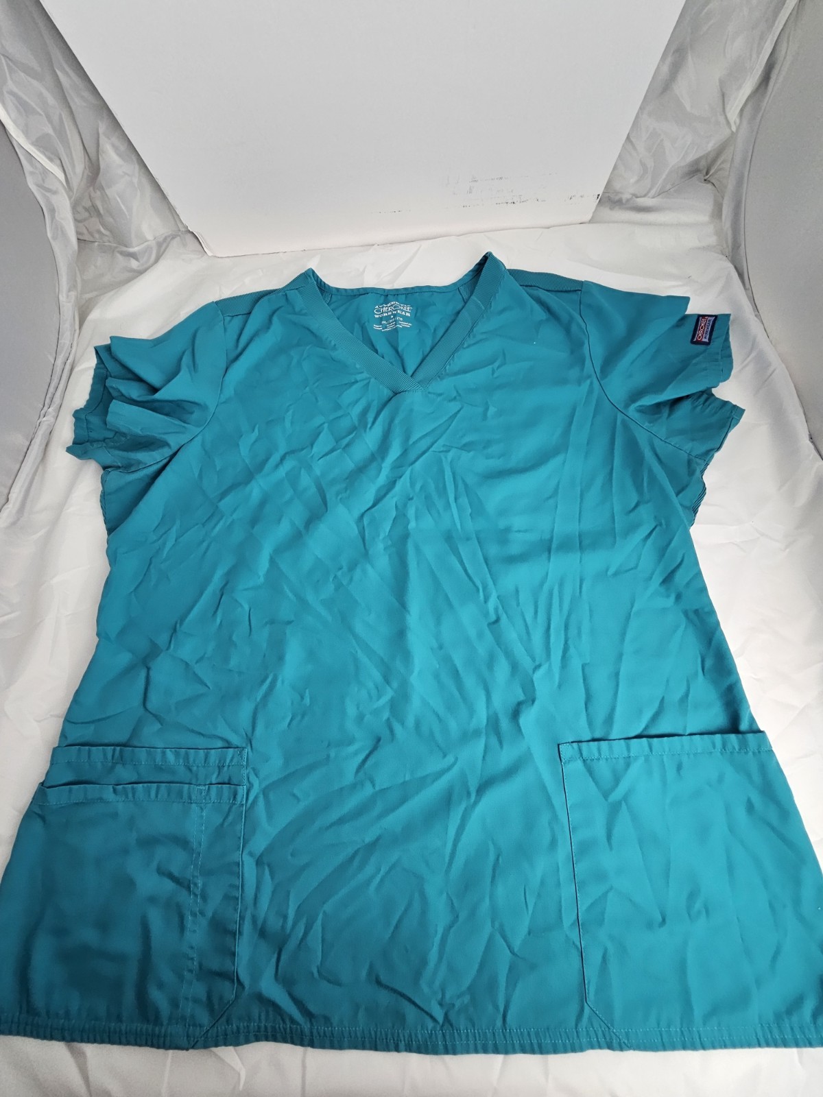 Cherokee Workwear Scrub Top Womans Size 2XL V-neck Pit To Pit 24in Teal Blue