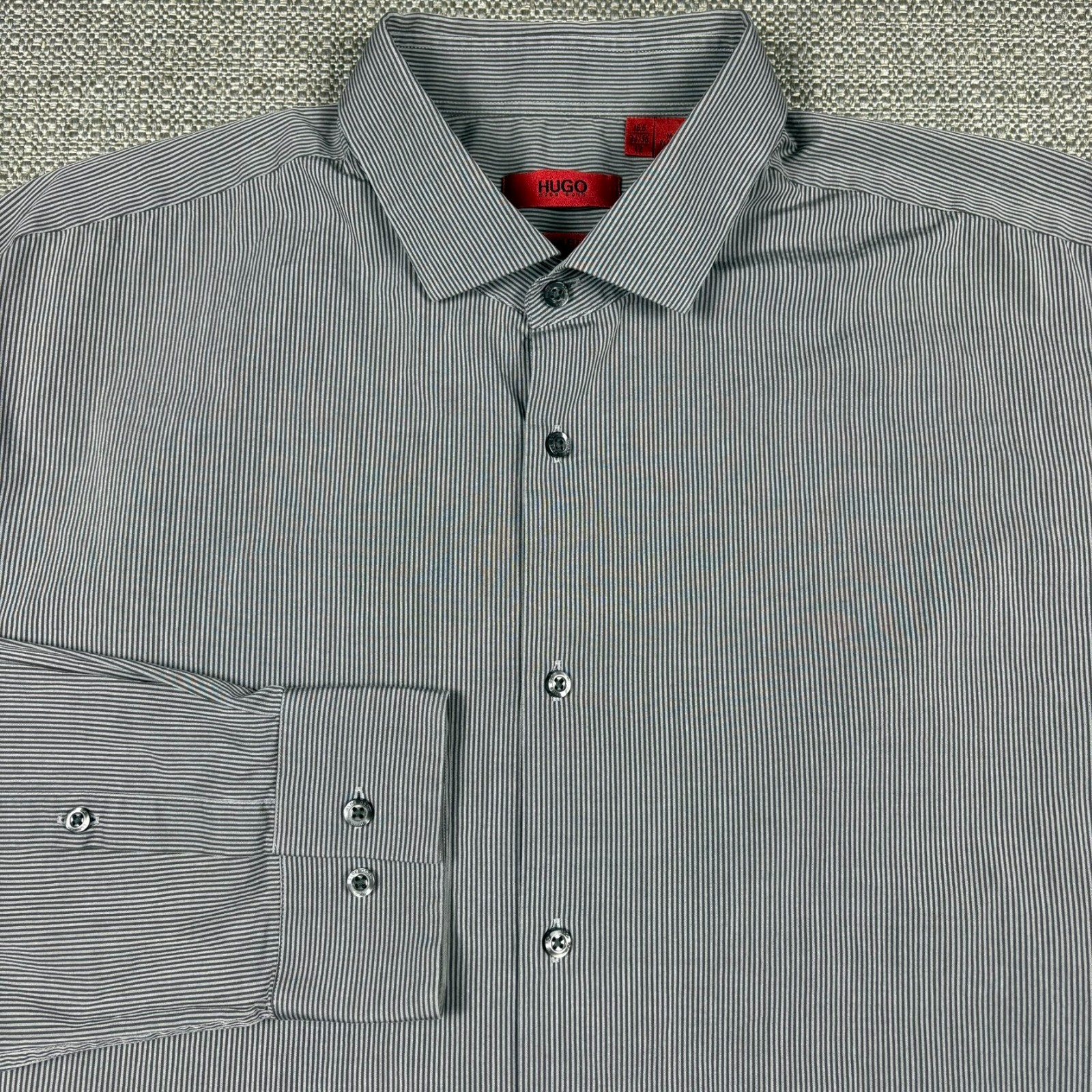Hugo Boss Men’s Shirt L Dress 16 1/2 16.5 34 Long Sleeve Gray Striped Slim Fit
