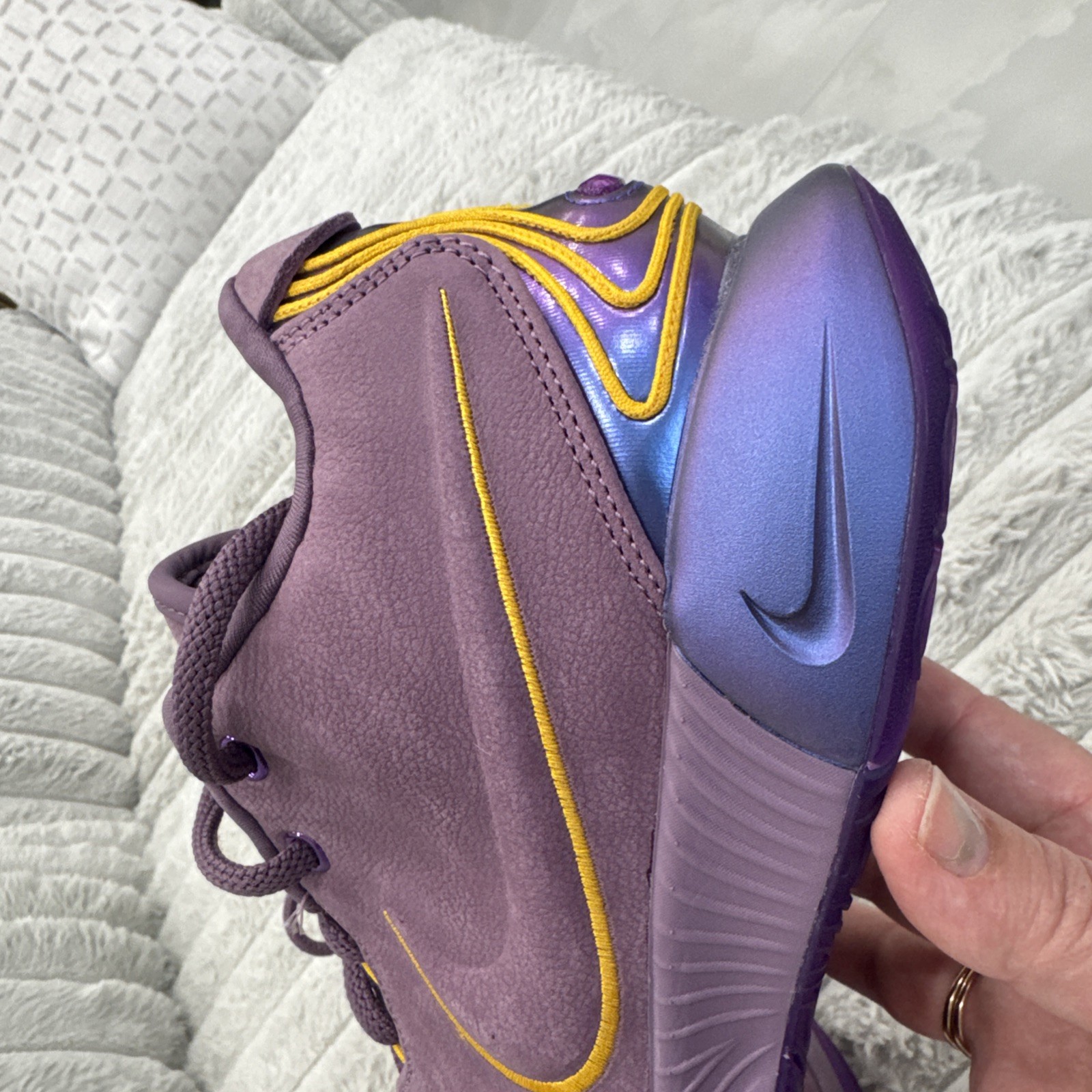Nike LeBron 21 Mens Size 10 Purple Gold Athletic Basketball Shoes Sneakers