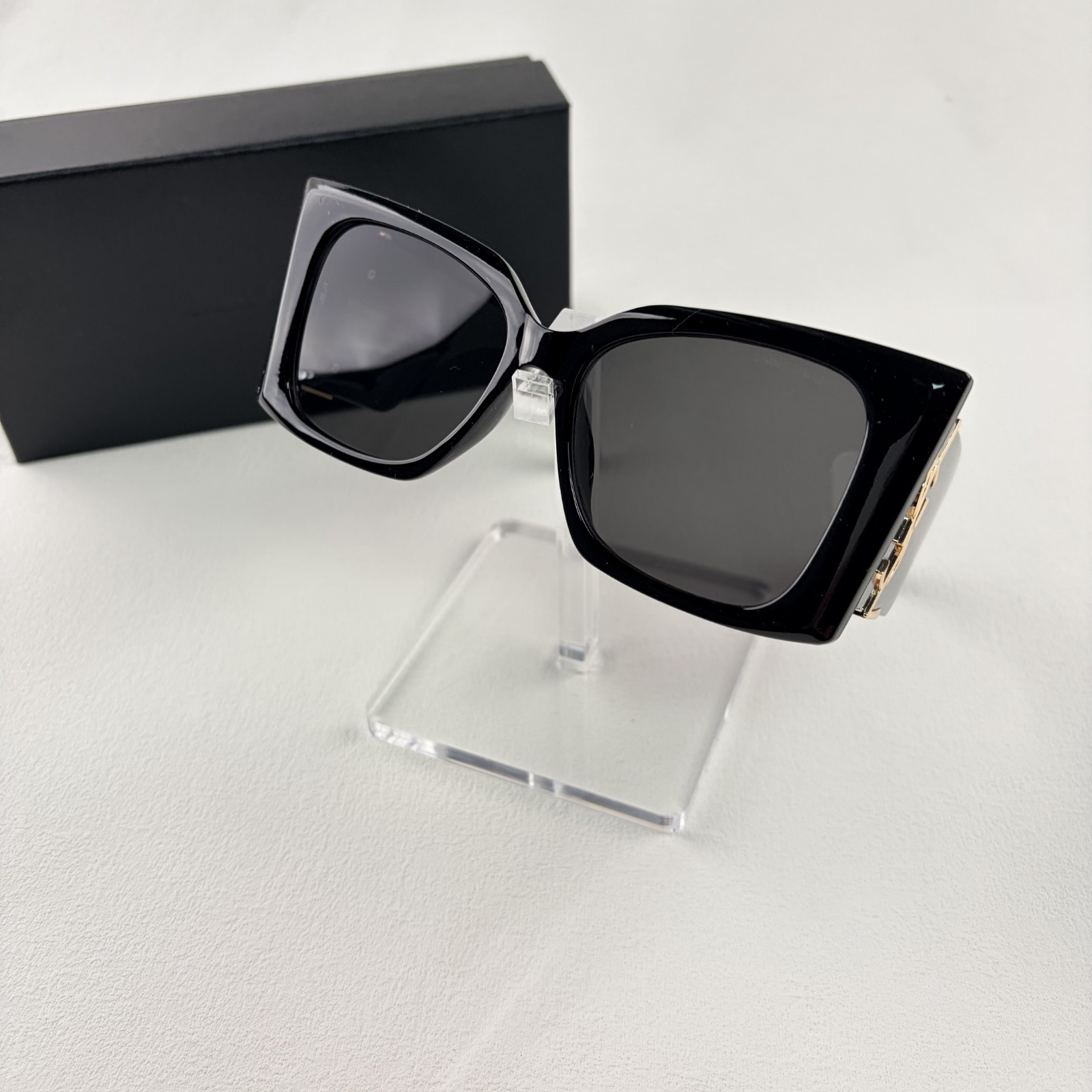 Saint Laurent Blaze Oversized Square Sunglasses SL M119 001 w/ Box & Case