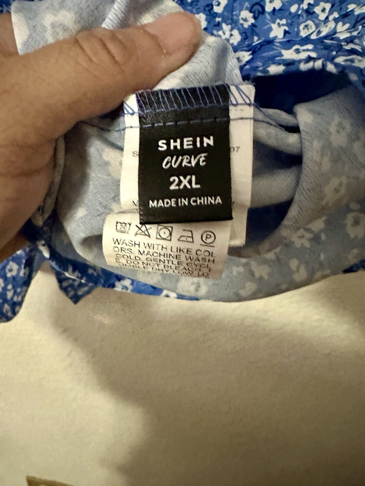SHEIN Curve V-Neck Short Sleeve Button Front Blue White Floral Blouse 2XL