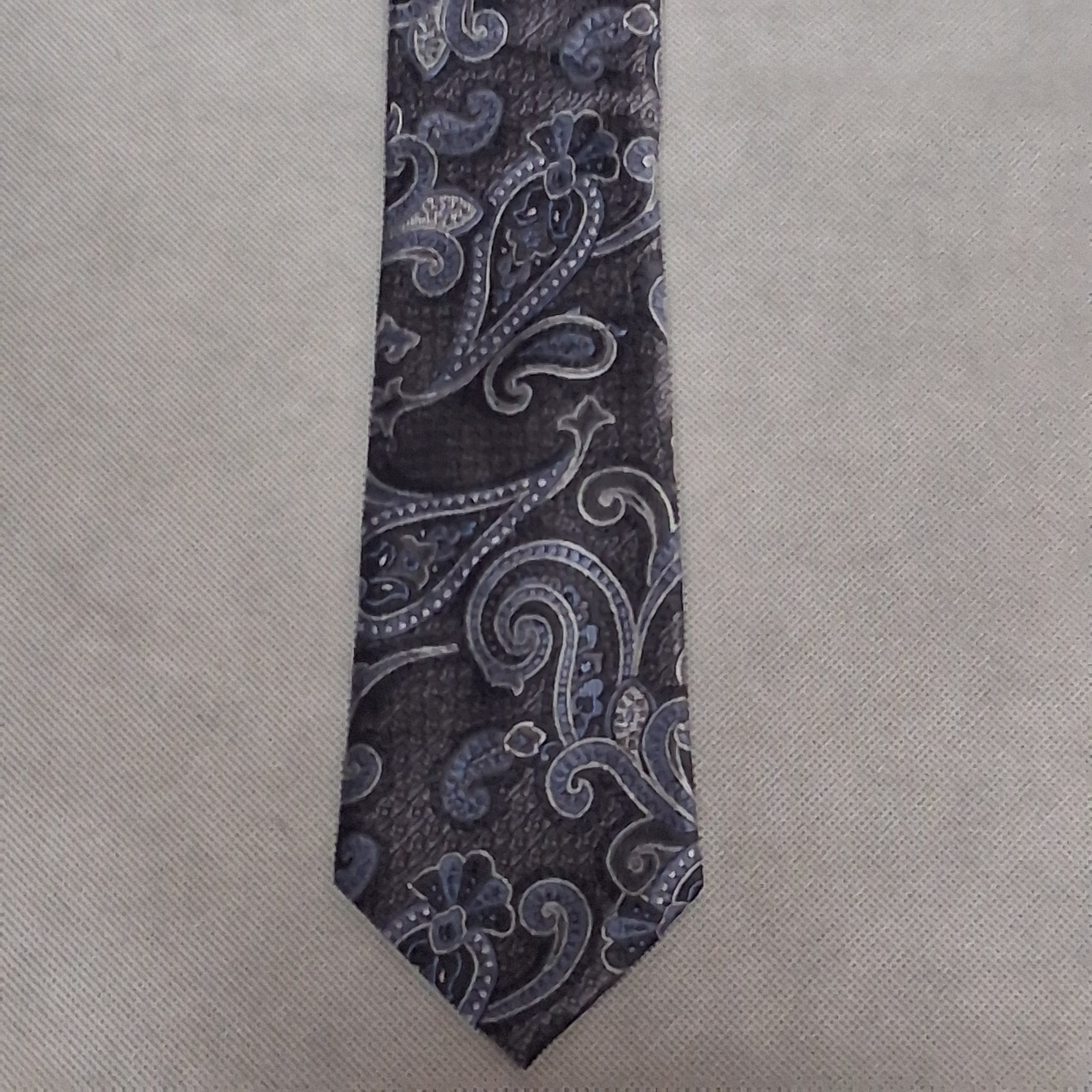 Joseph Abboud Silk Necktie Gray Blue Paisley 58″ x 3 1/8″ New With Tags $79.50