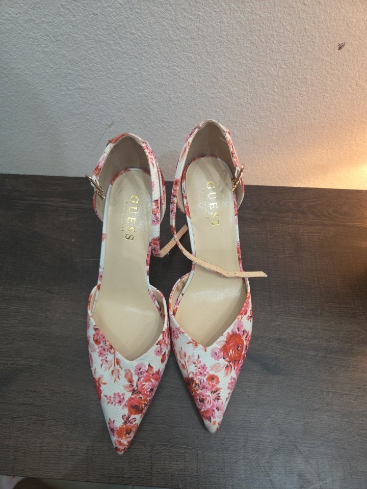 GUESS Floral heels size 7.5