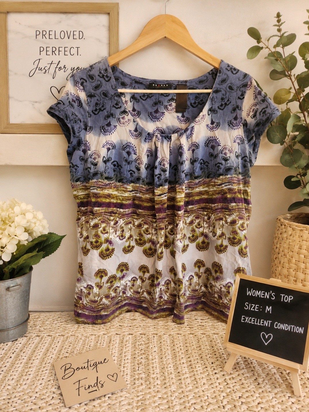Axcess Women’s M Blue Purple White Yellow Paisley Scoop Neck Knit Pullover Top