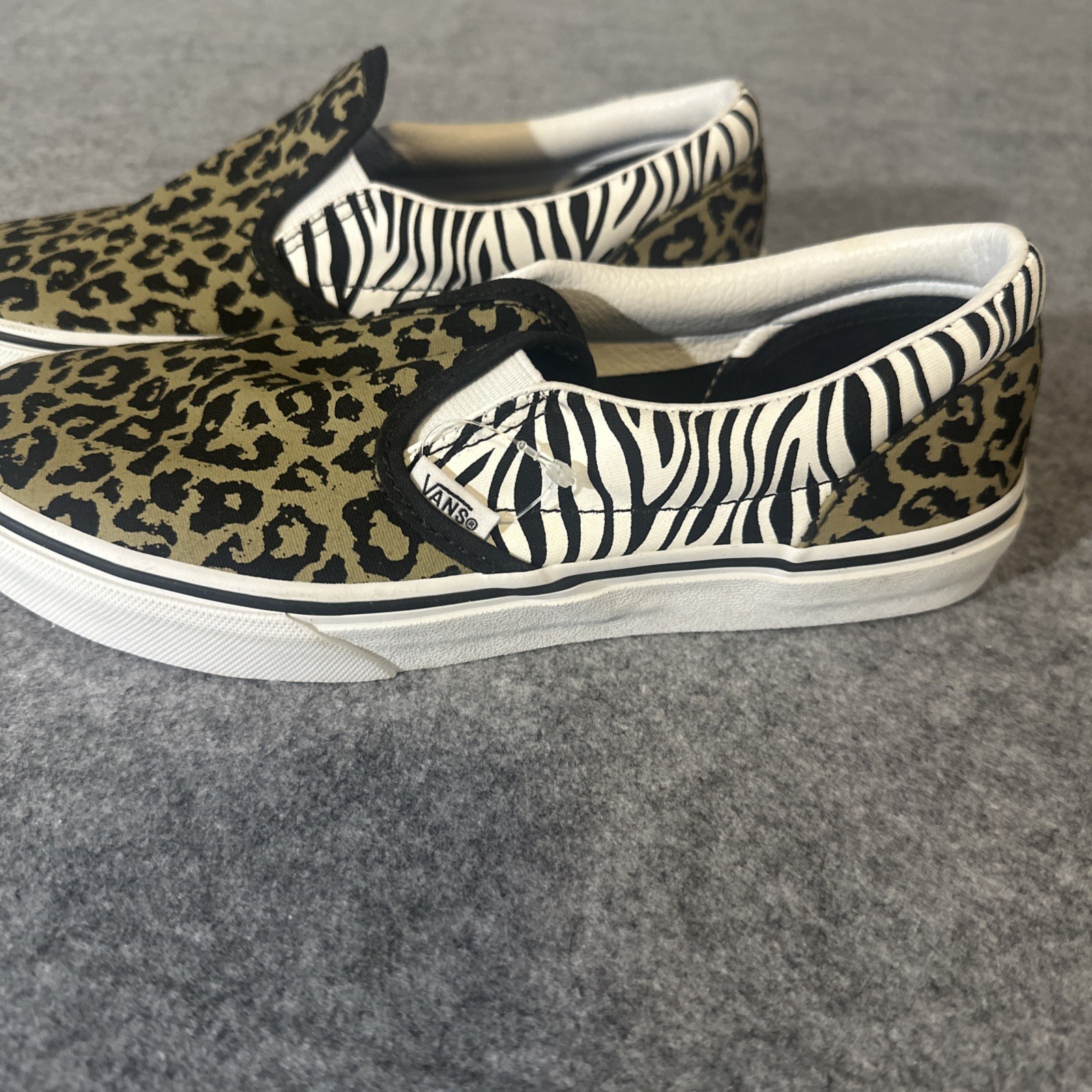 Vans Classic Slip-On Leopard Zebra Animal 5.5Y Women’s 7 VN0A4UH82JK Shoes New