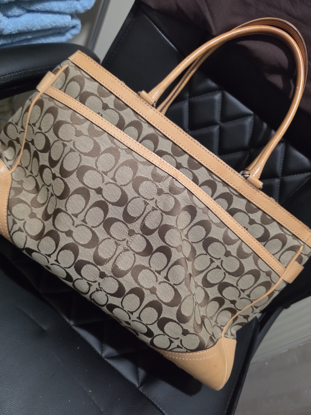 Coach Signature Logo Tote Satchel Zip Top Medium w Bag Charm Tassel Tan