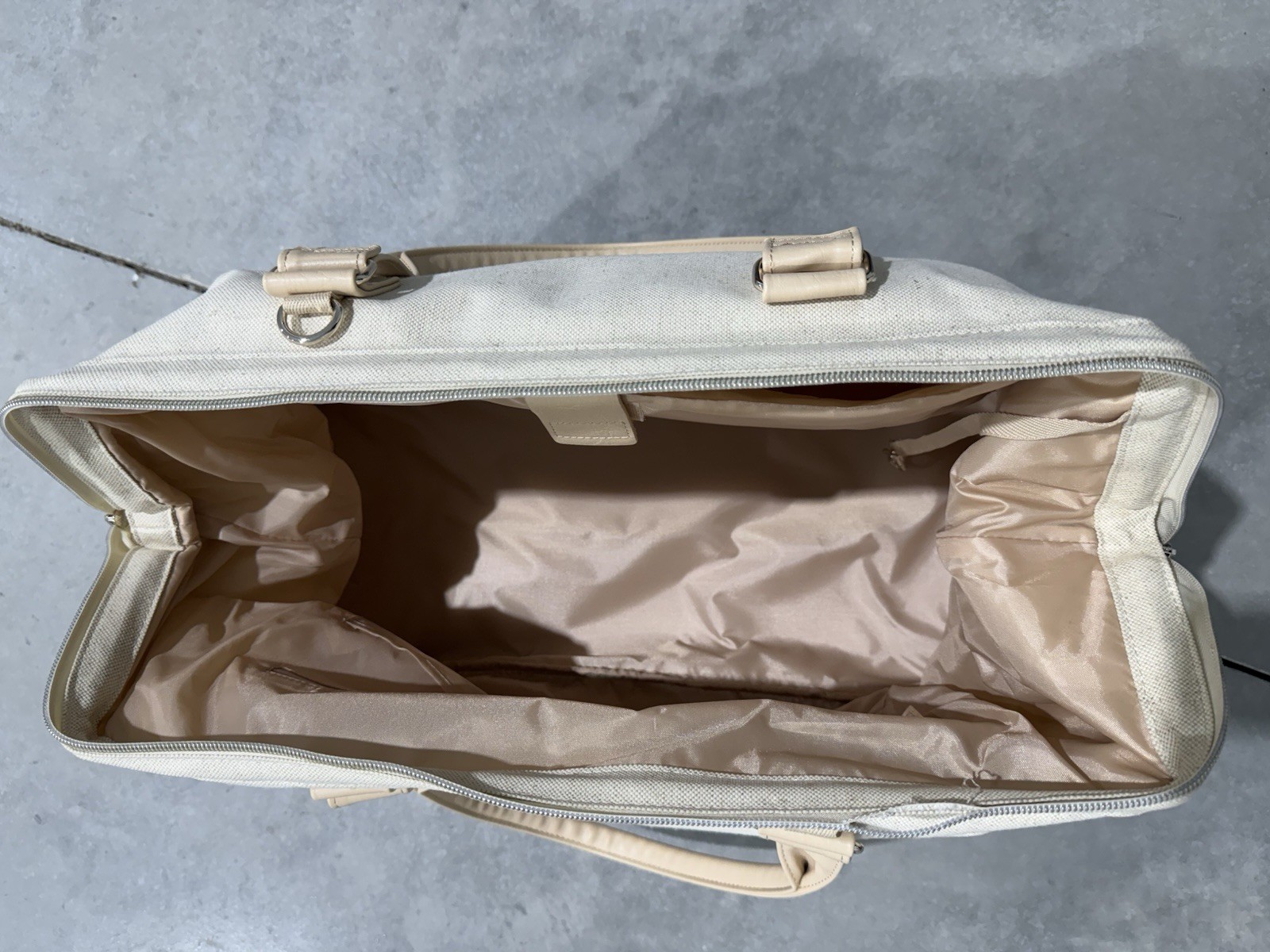 Beis The Weekender in Beige -Flaws**