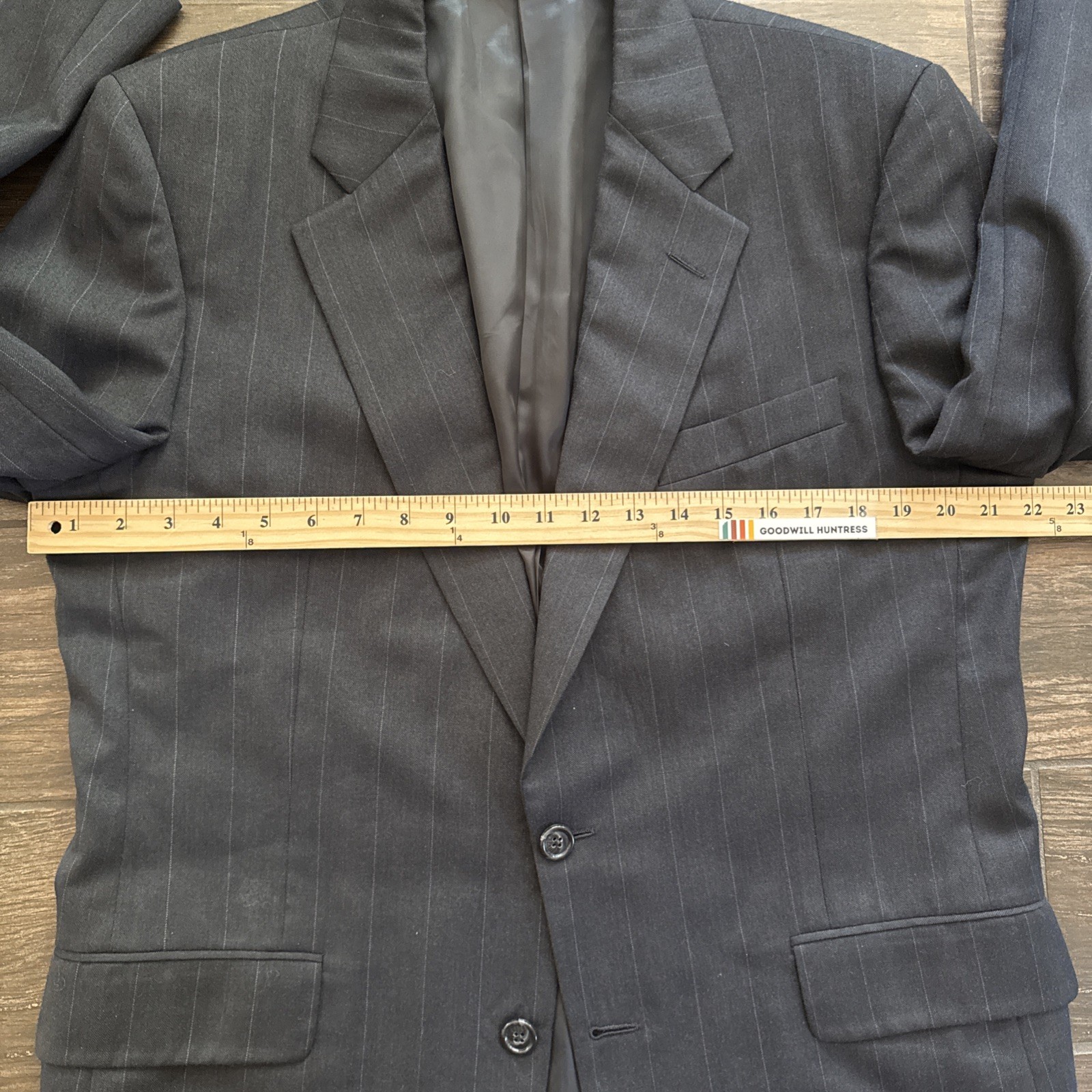 Hickey Freeman Suit Men 42R 32×31 Wool Gray Pinstripe Pleated Cuffed USA