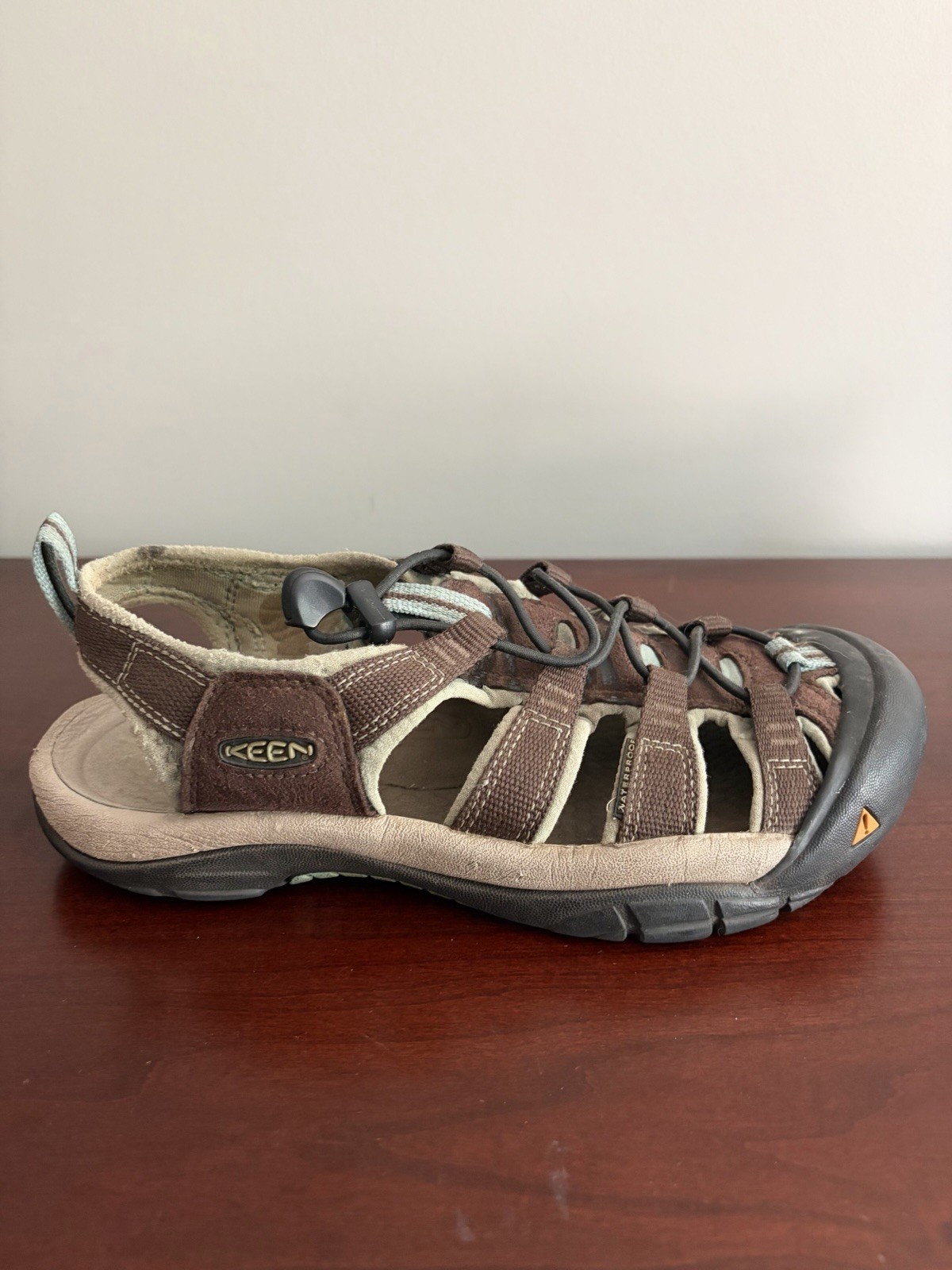 KEEN Women’s 8.5 Brown/Black Leather Closed-Toe Sport Sandals Lace Up Rubber