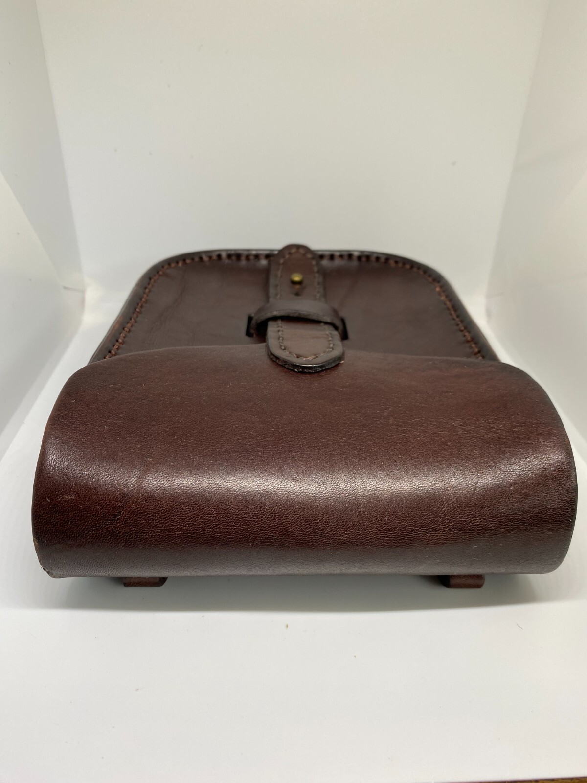 leather fanny pack for men and women. 100% hand made . made one sell one.
