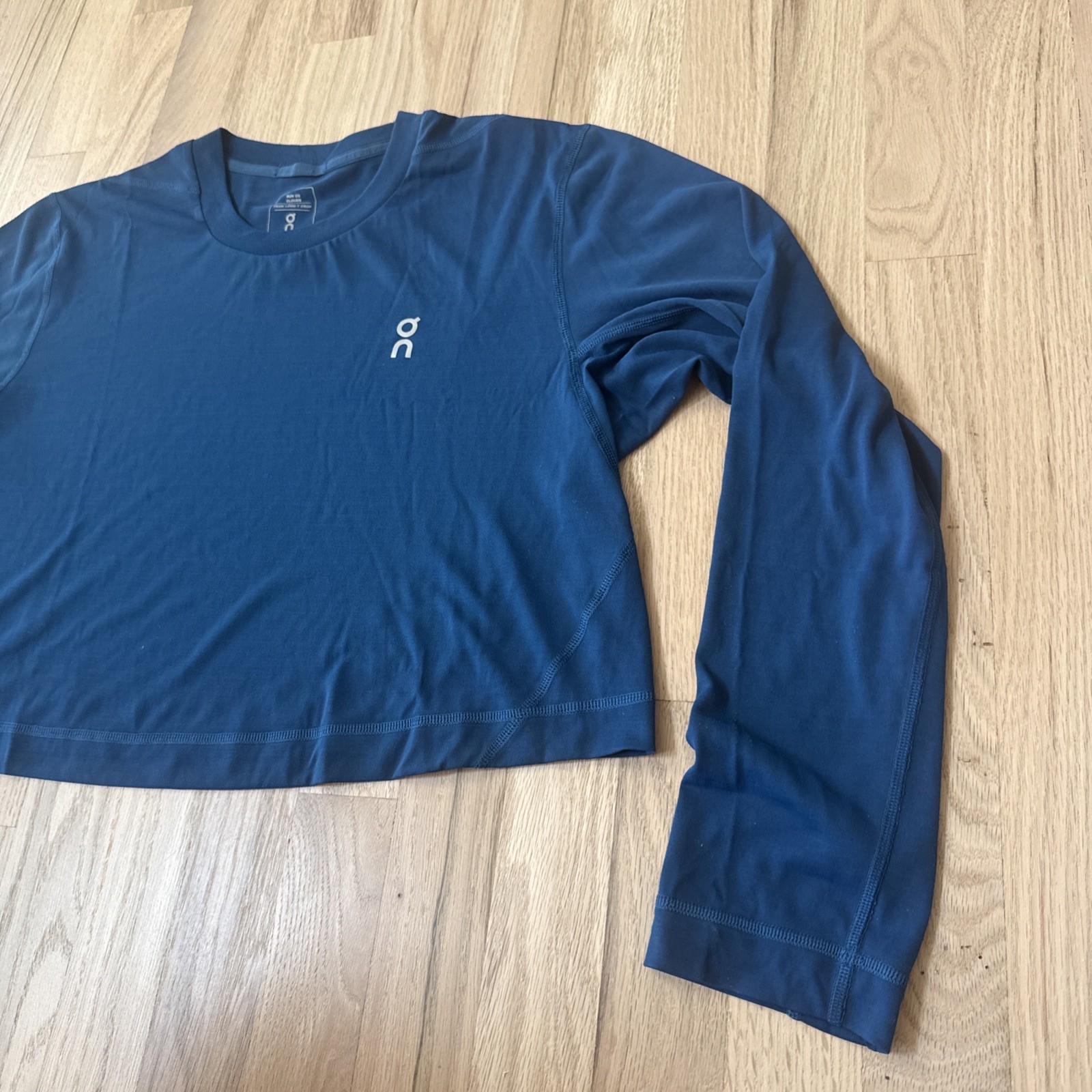 ON CLOUD Train Long Sleeve Crop Cropped Athletic Top Dark Teal, Size Medium