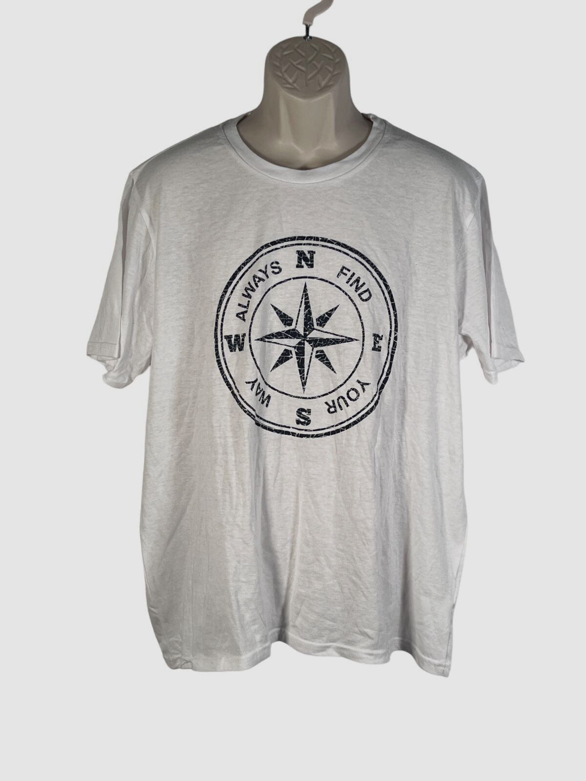 ADTN Men’s White Compass Graphic Short Sleeve T-Shirt Size XL