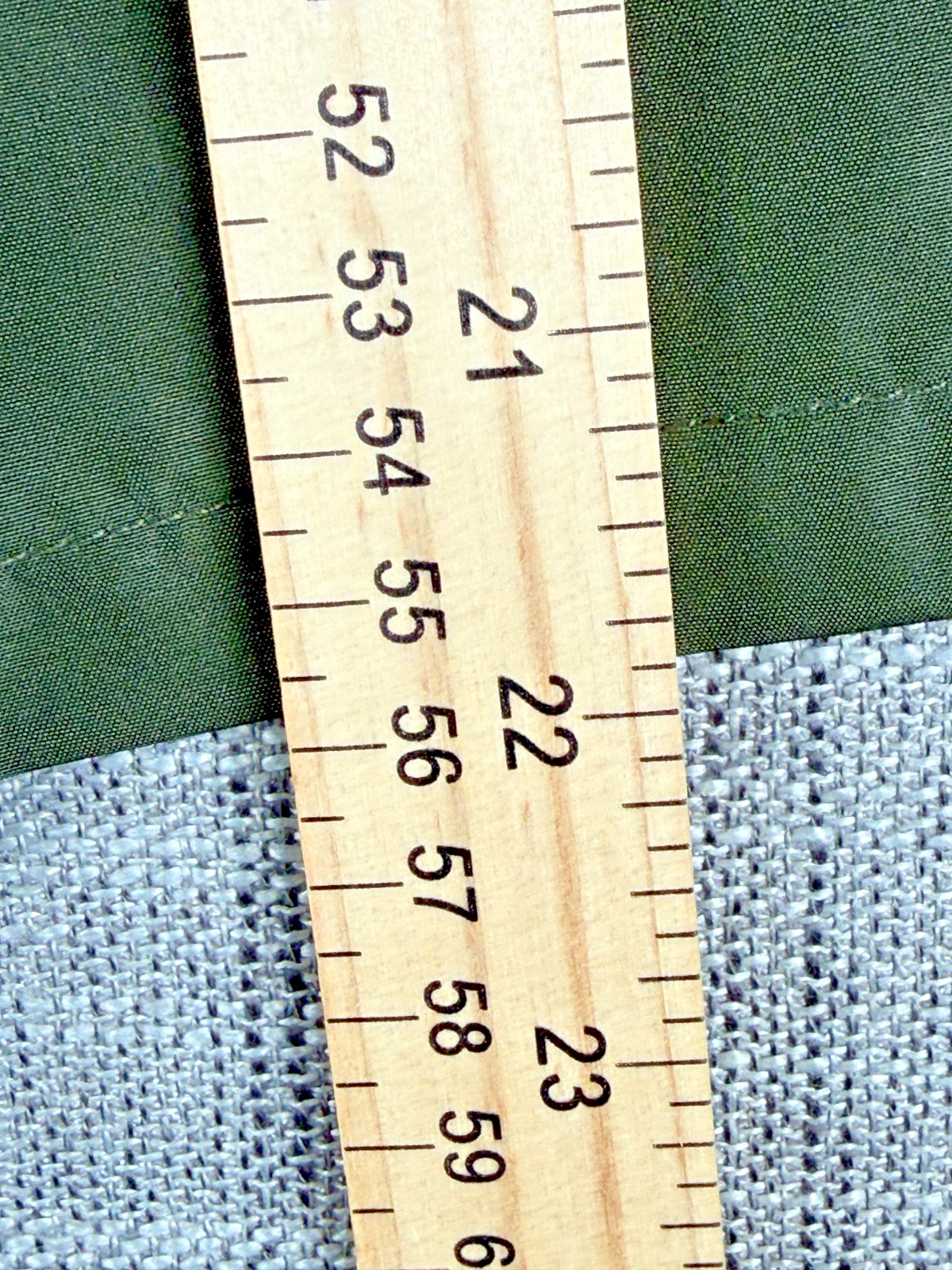 Size M (Women’s L) – WESC Nylon Cargo Wind Shorts Olive Green Lightweight NWT
