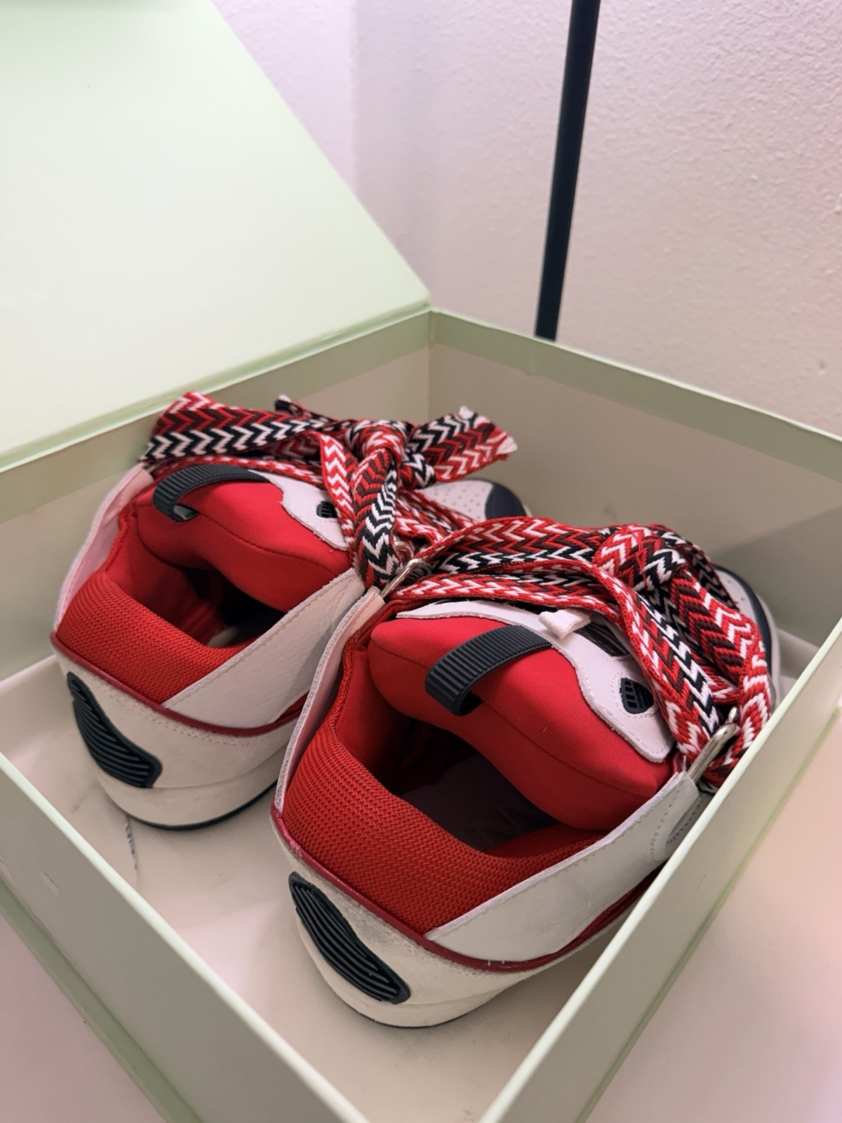 Lanvin size Men’s size 8 Y2K Sneakers White/Red/Black Leather lace-up