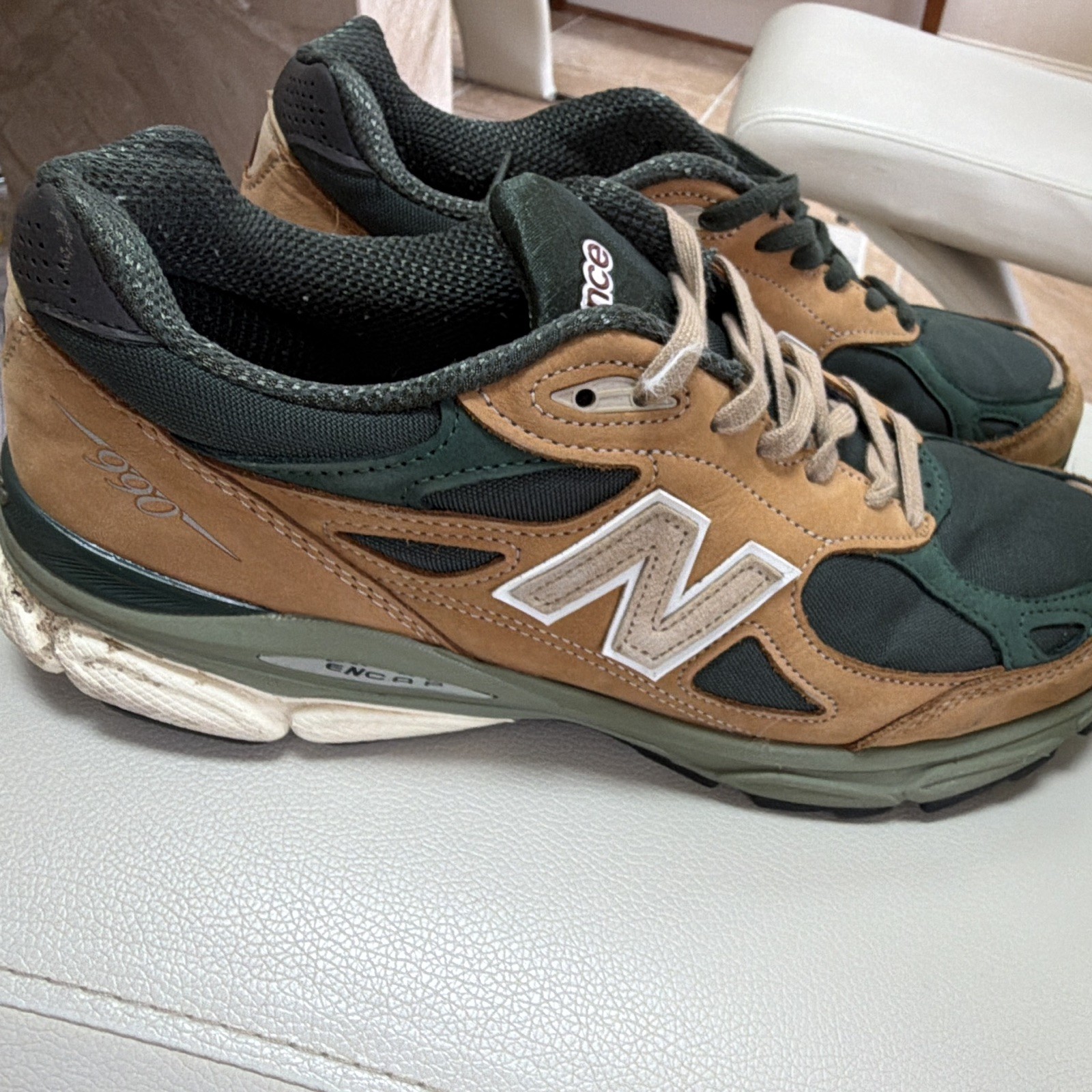 New Balance 990