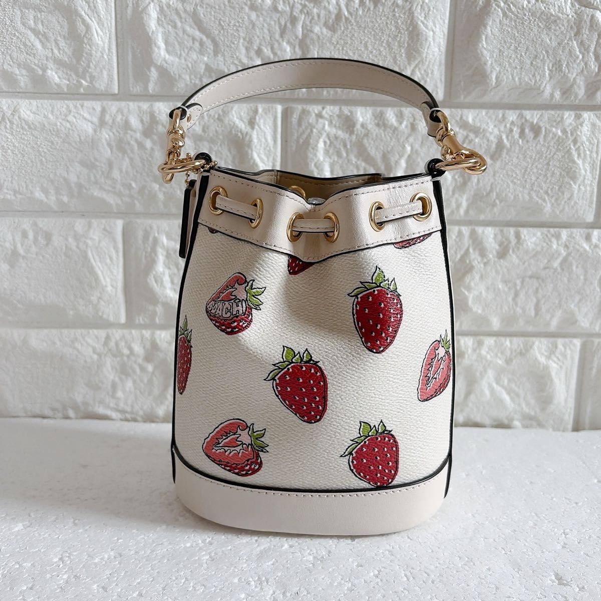 COACH CAL11 Mini Bucket Bag Strawberry Print Canvas Leather White/Red 14×16.5×9