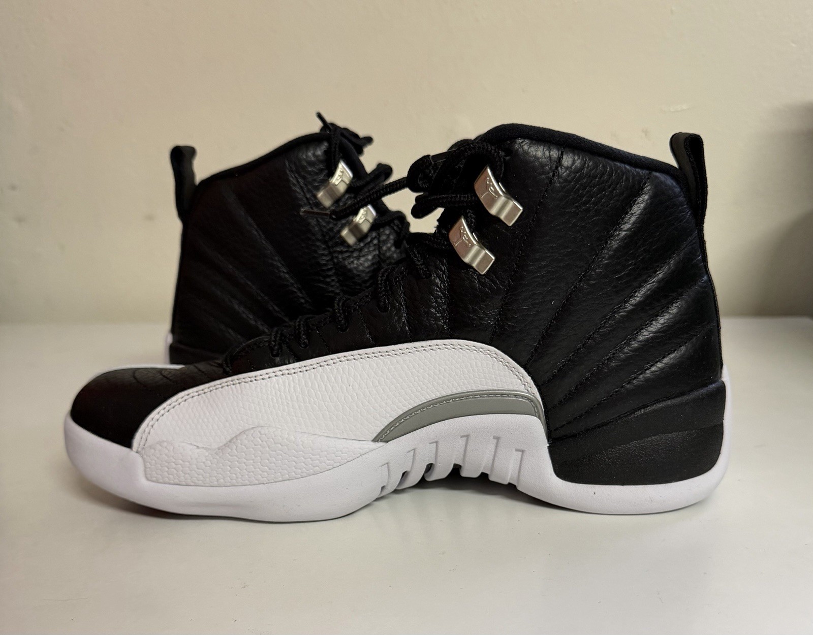Nike Air Jordan 12 Retro Playoff 2022 Mens Sz 9 Black White CT8013-006 NEW!!!