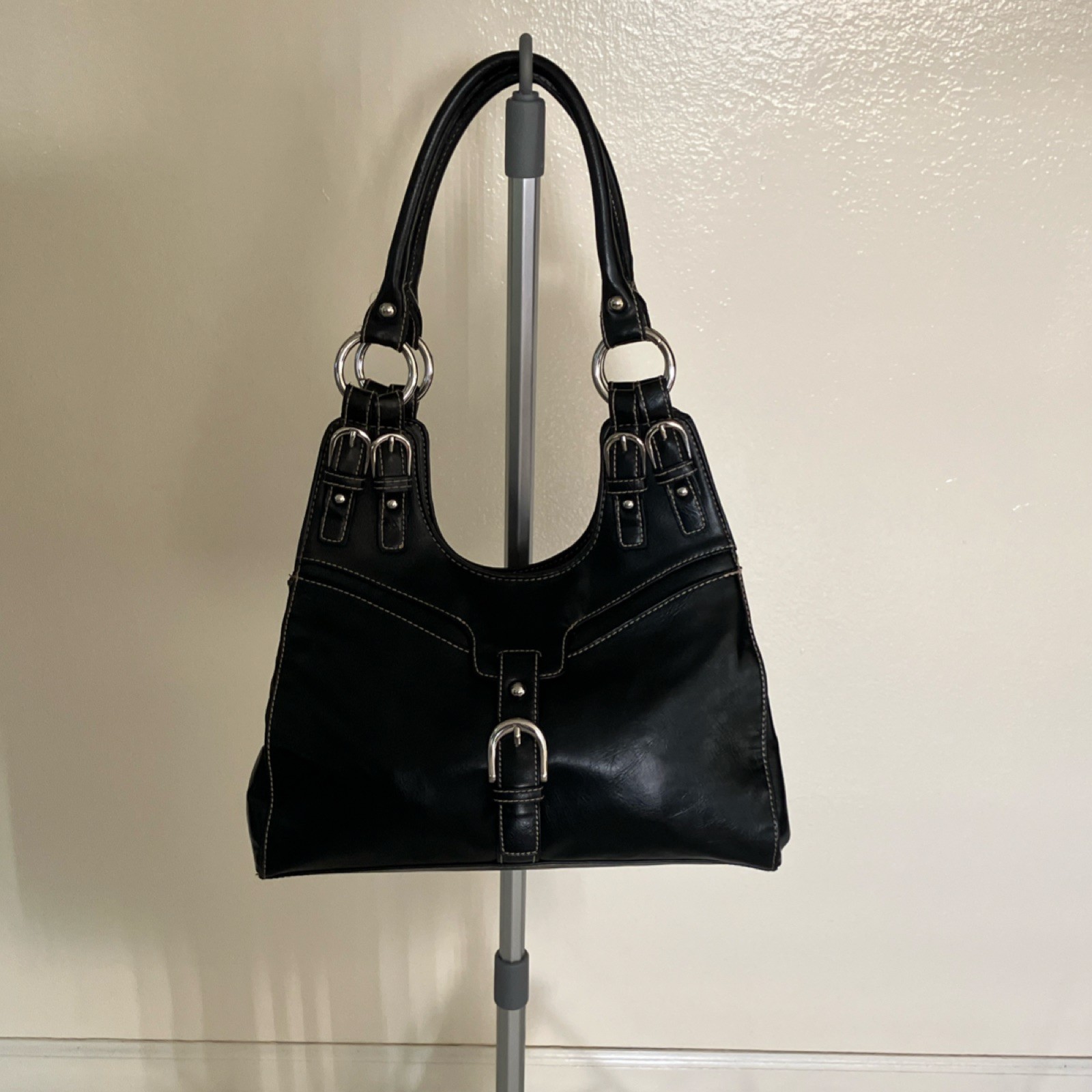 St John’s Bay Black Medium Shoulder Bag Silver Hardware Buckle Accent Magnetic