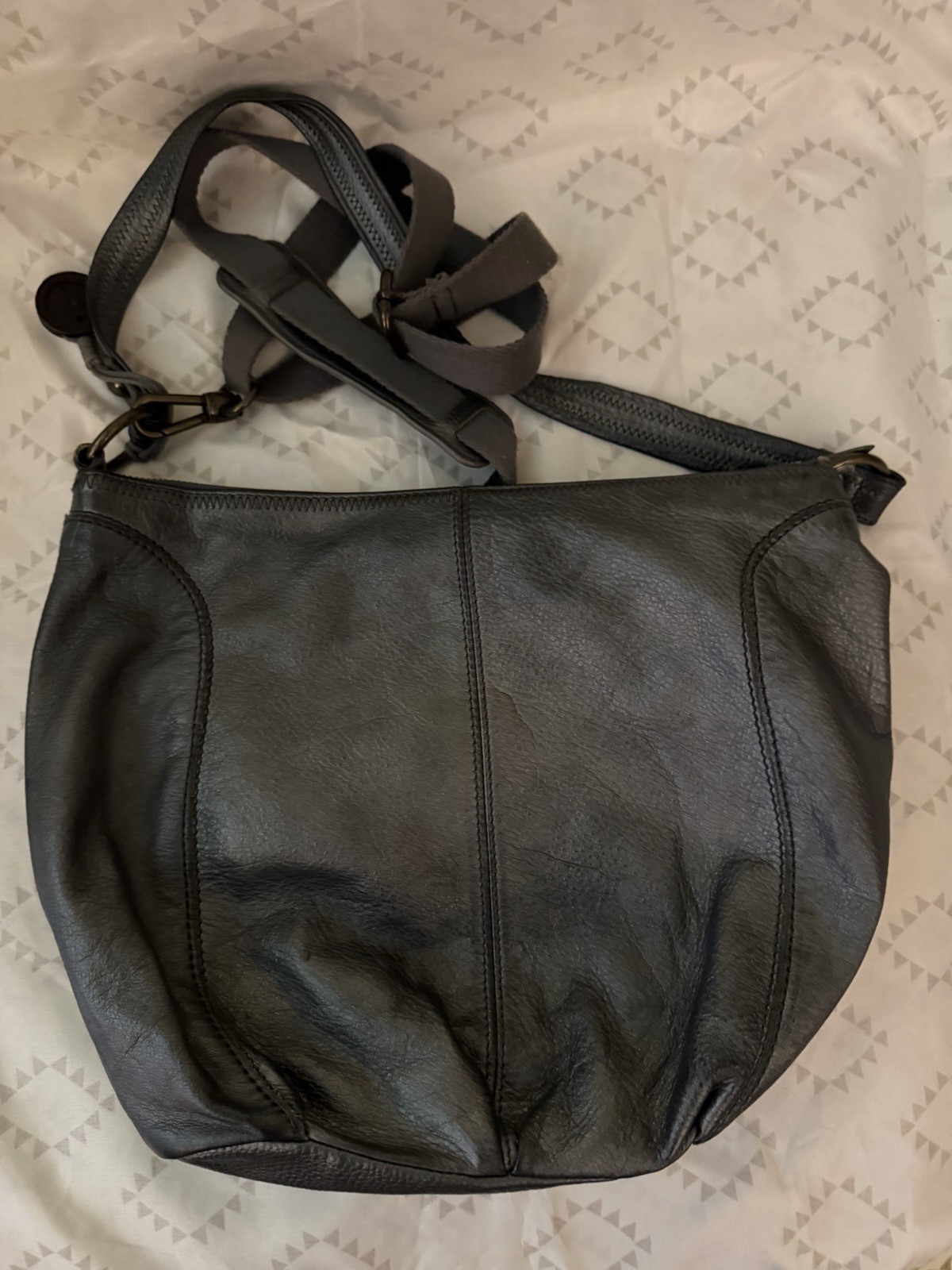 The Sak Black Crossbody Bag Zip Closure Adjustable Strap Inner Pockets Detach