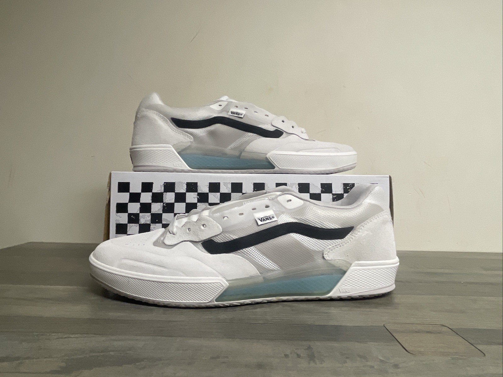 Vans AVE 2.0 White/Black/Blue Skateboarding Skate Shoes Sneakers Men’s Size 12