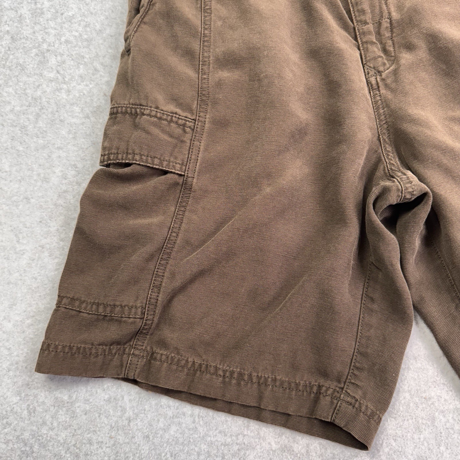 Tommy Bahama Shorts Men 33 Brown Cargo Relax Cotton Casual Travel Beach Vacation