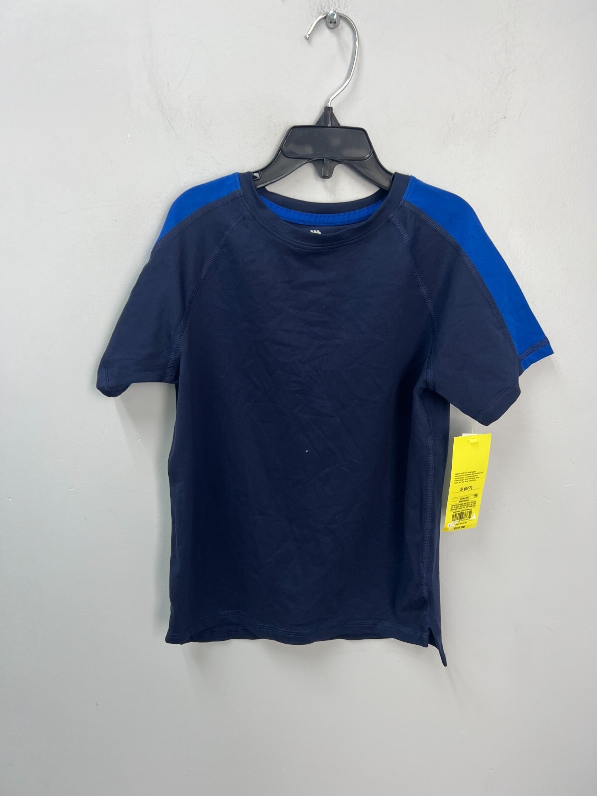 All in Motion Navy Blue Athletic T-Shirt Boys Size Small (6/7)