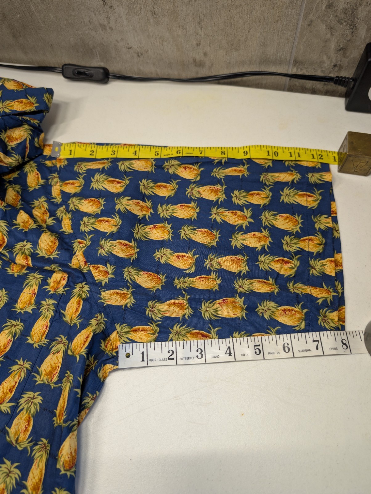 Men’s M Aloha Shirt Reyn Spooner Hawaiian Cotton Lawn 1.5″ Pineapples Oblique