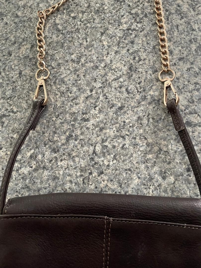 Le Donne Leather Bag~Dark Brown~Simple Flap Over~Crossbody w/Gold Chain “Strap”
