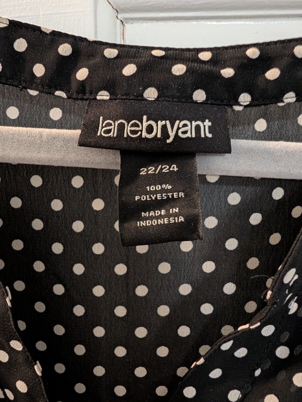 Lane Bryant Plus 22/24 Black White Polka Dot Chiffon Button V-Neck Blouse